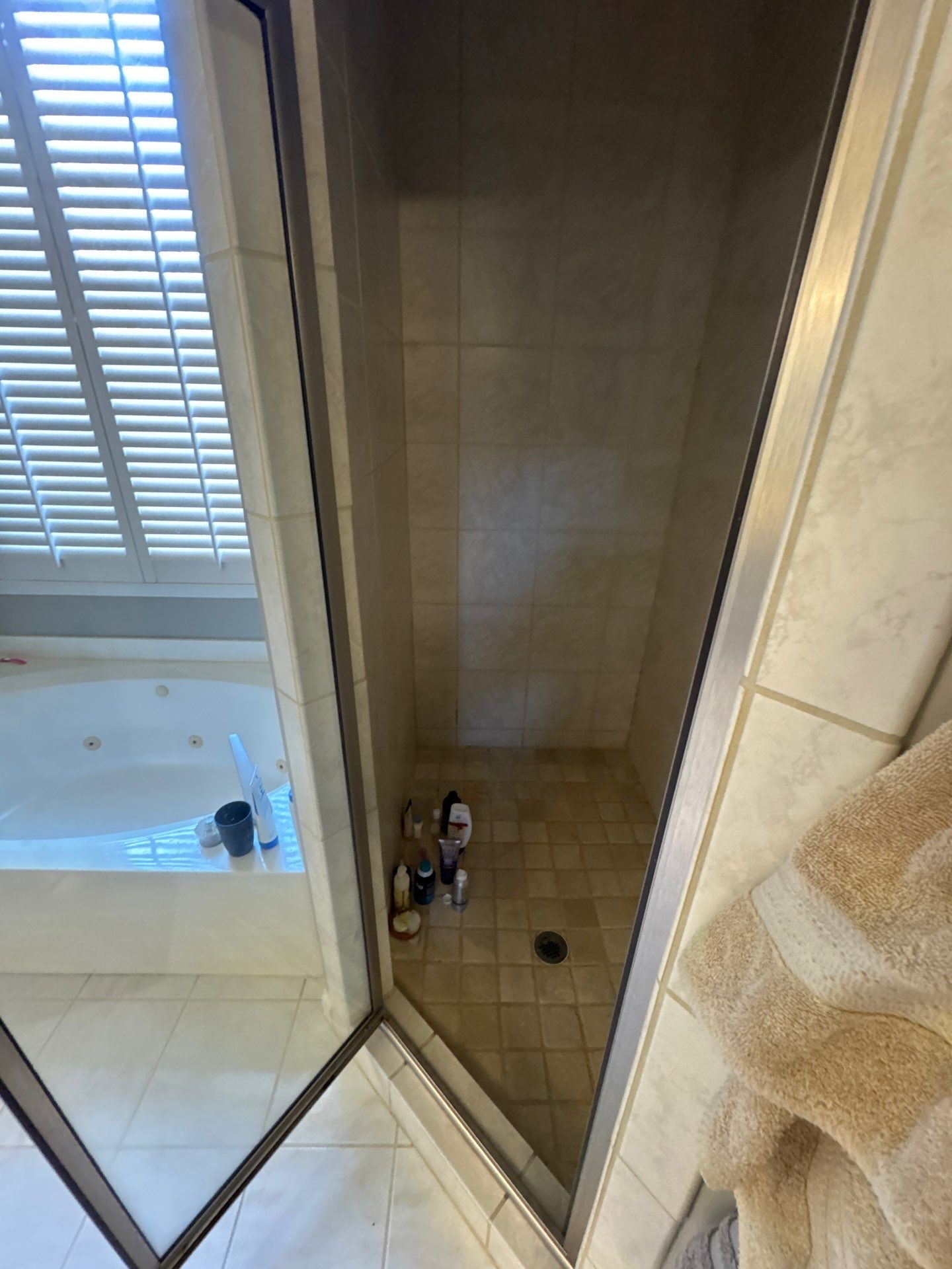 Master bathroom renovation by Prudencio