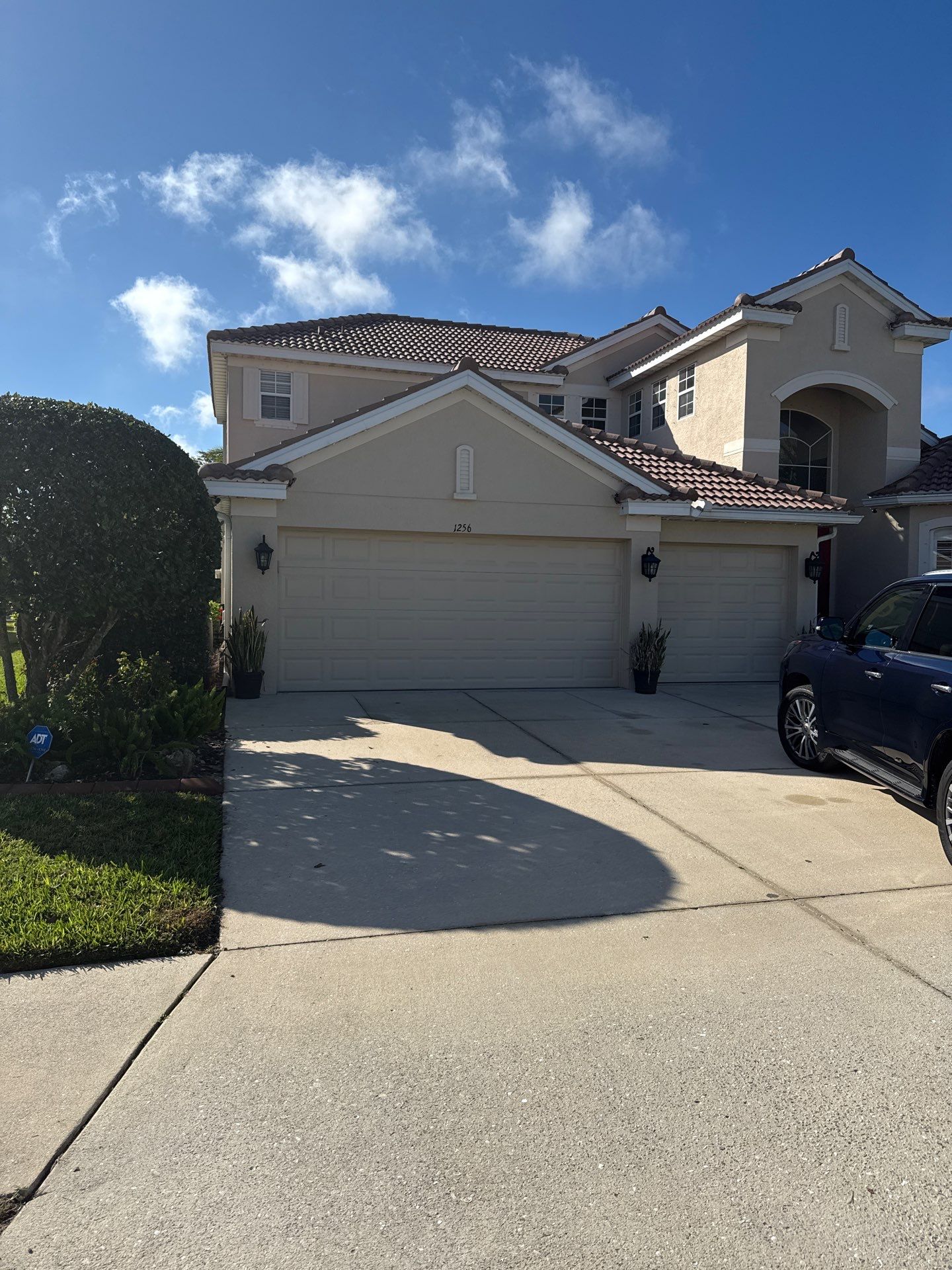 6 Inch Seamless Gutters using White Seamless Gutters in Sarasota FL by Gutter Professors