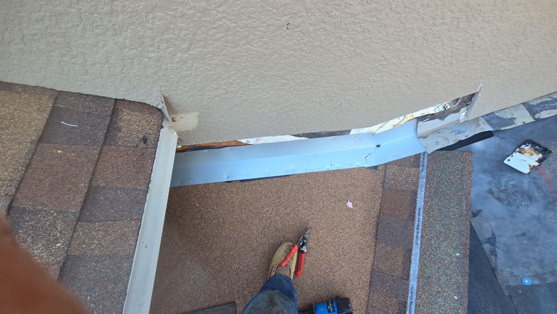 Roof Replacement in Valrico, FL by Shingle Masters Roofing