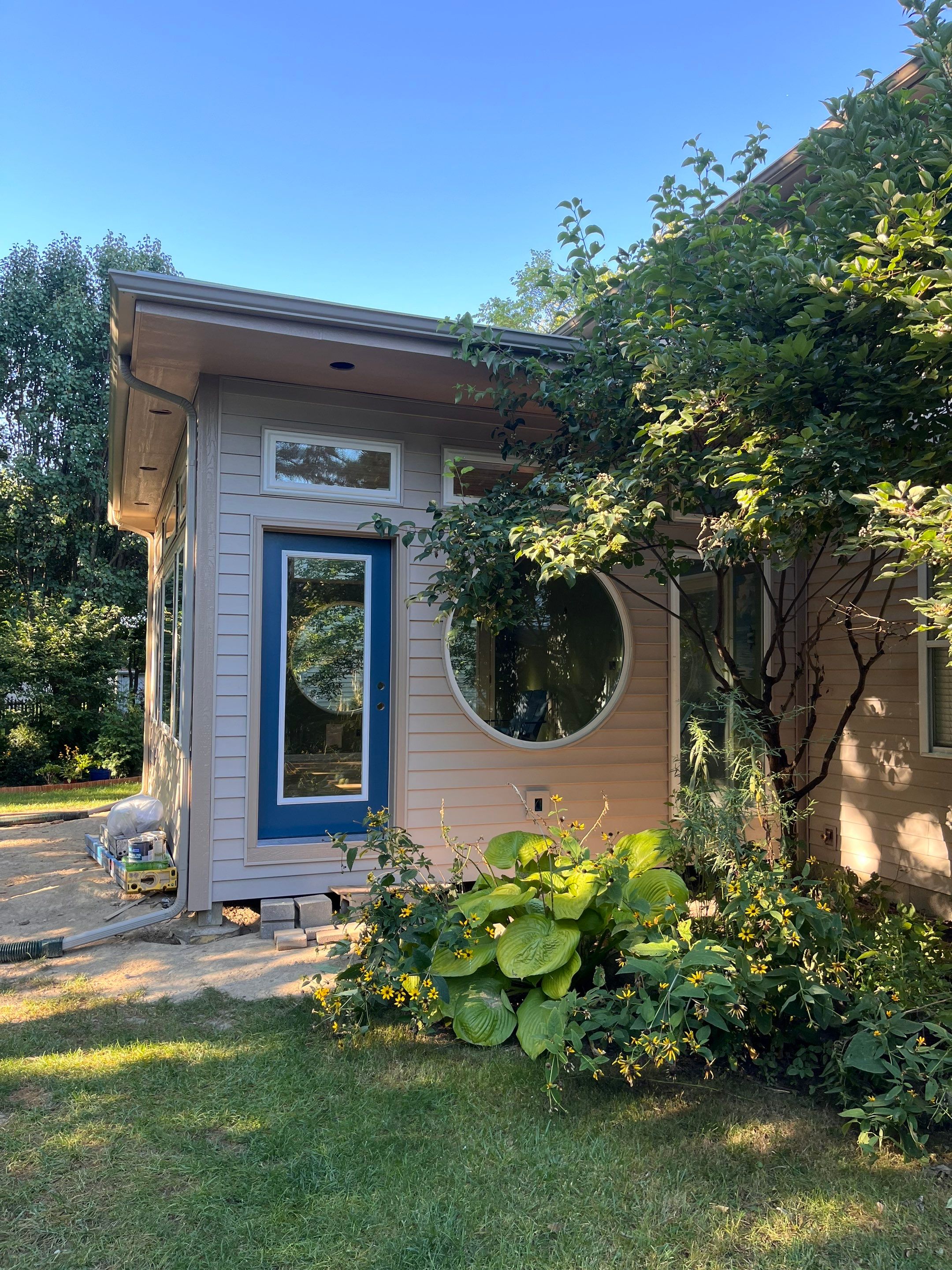 Golden Hour Lounge by ISI Construction LLC