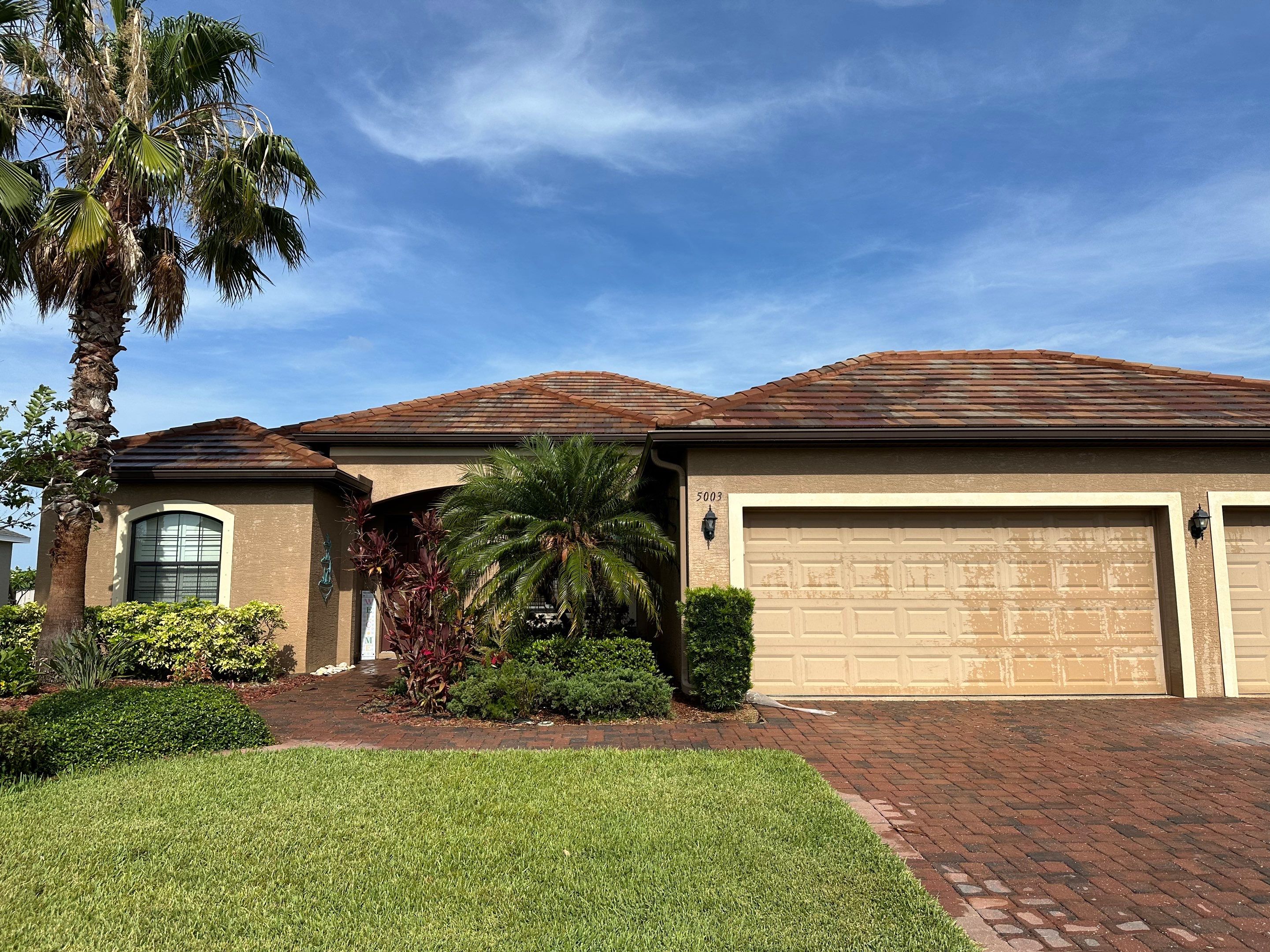 🏡 Tile Roof Cleaning – Gamble Creek Estates, Parrish, FL by Sunshine AquaWash