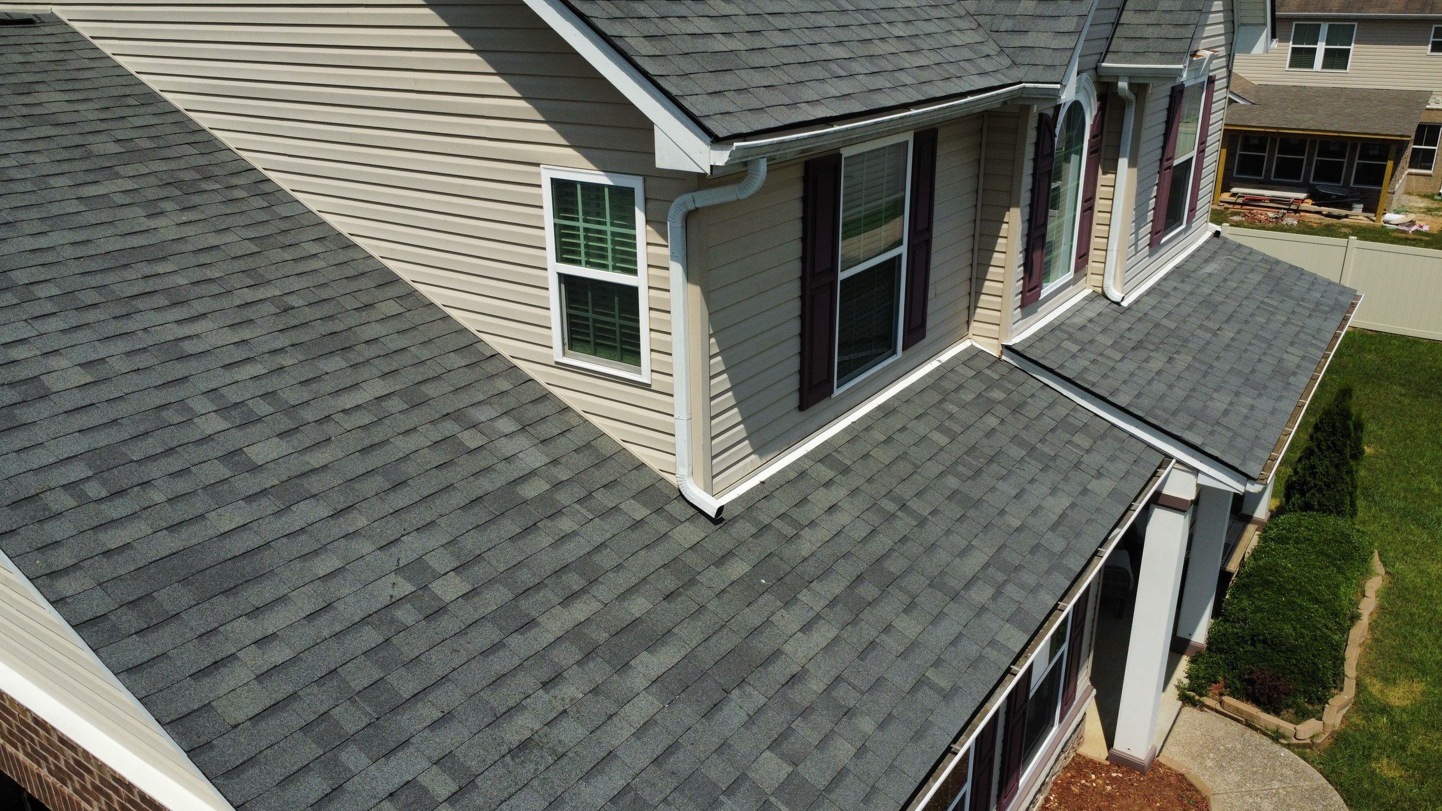 Residential Roofing Installation using Owens Corning Oakridge Roofing System by Undersun Roofing 