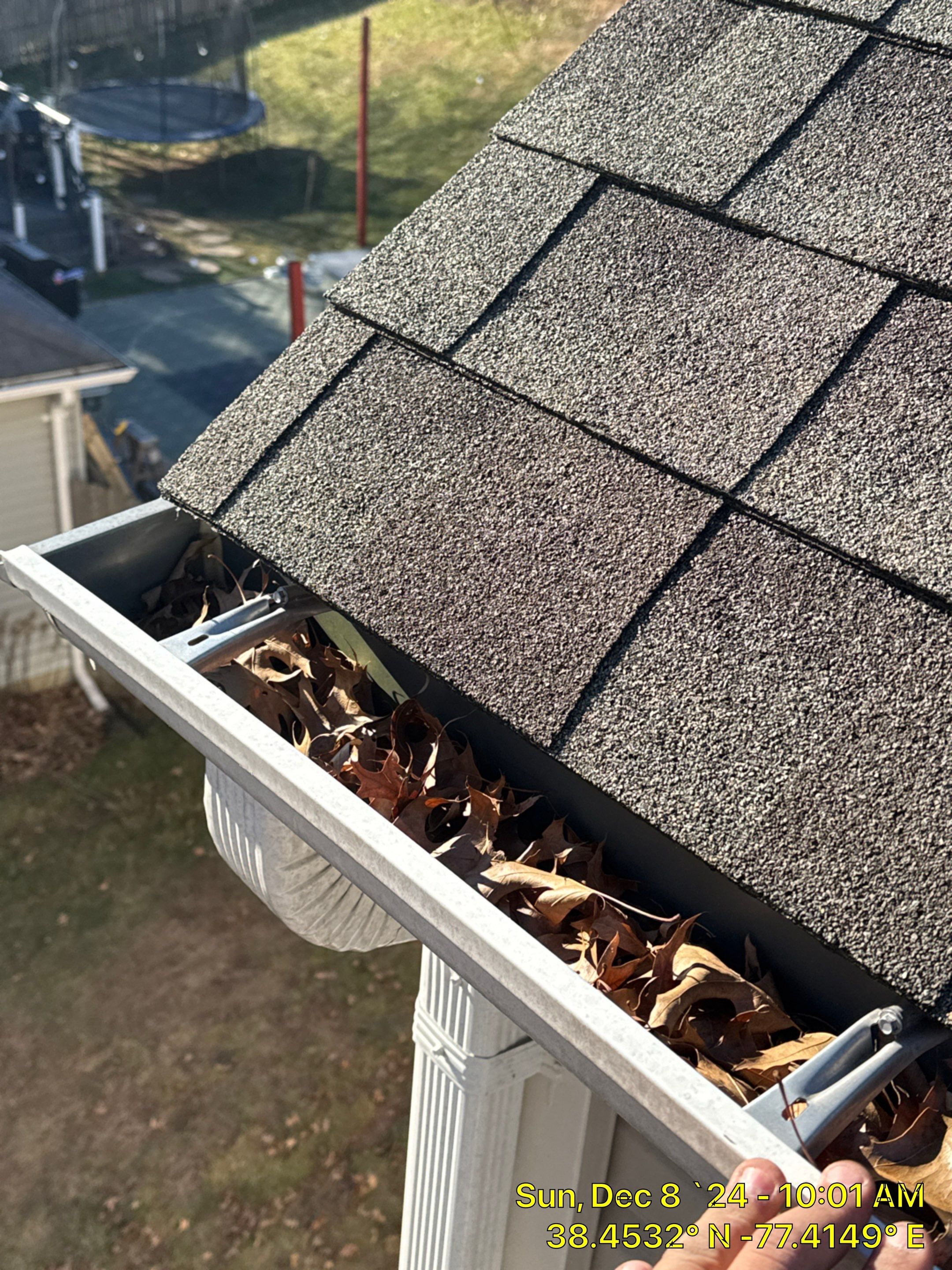 gutters guards using bulldog by La Bendicion Contruction Llc