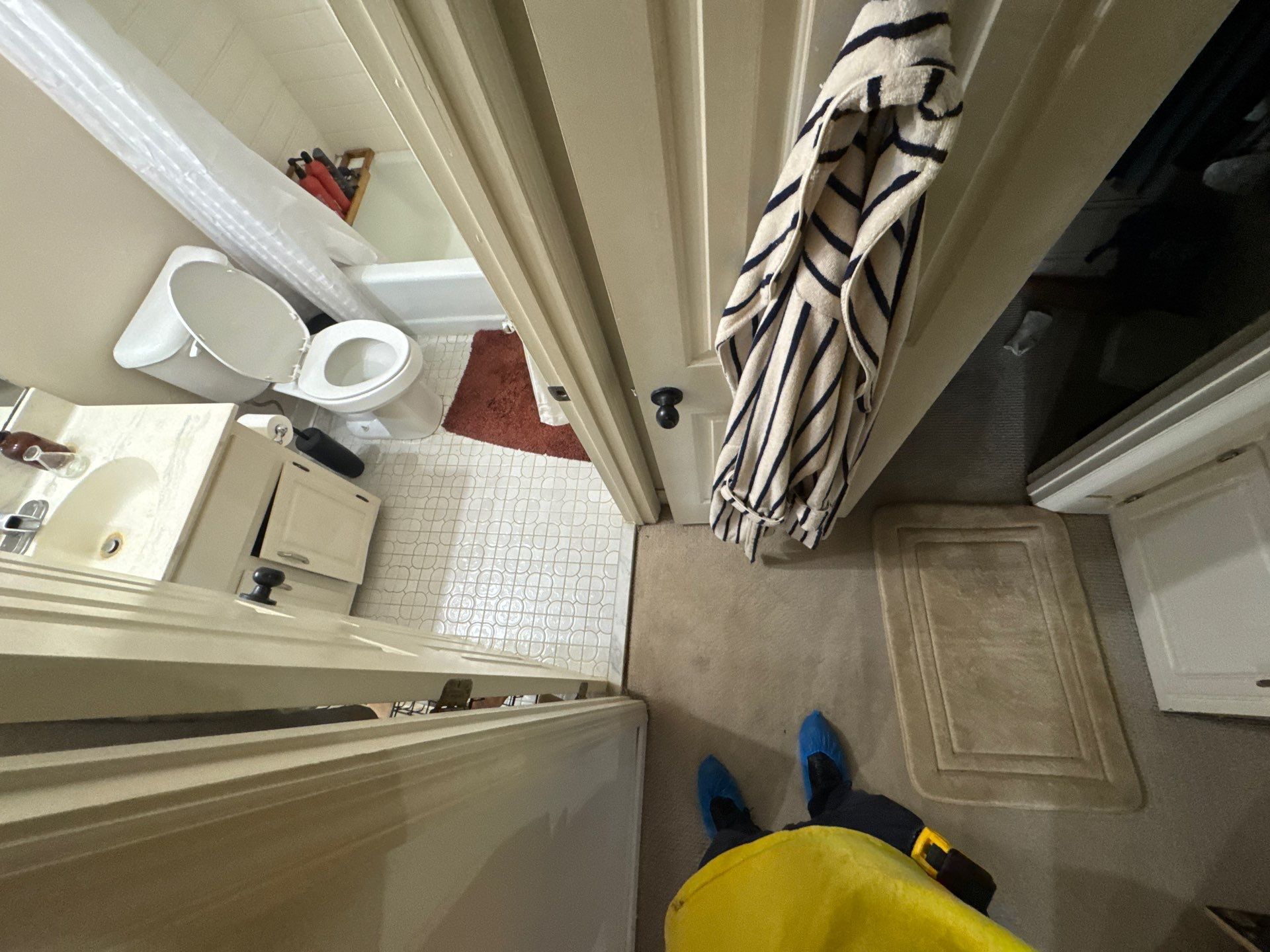Master bathroom renovation by Prudencio
