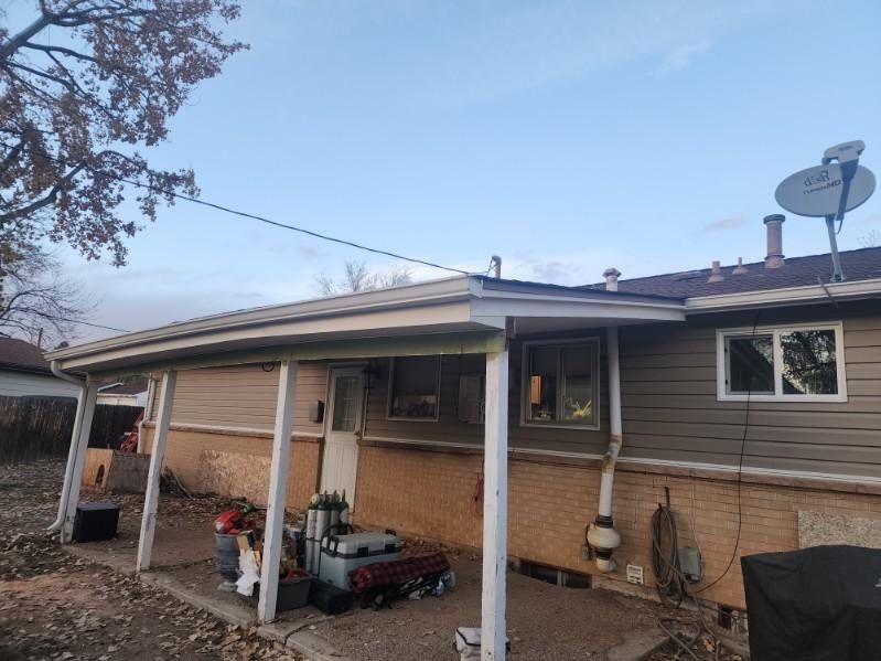 Vinyl siding installation  by United Windows and Siding LLC