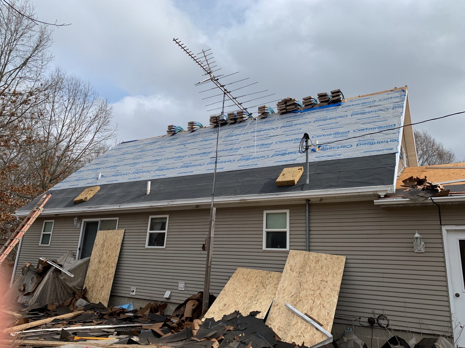 Roof Replacement using CertainTeed Landmark by 180 Contractors