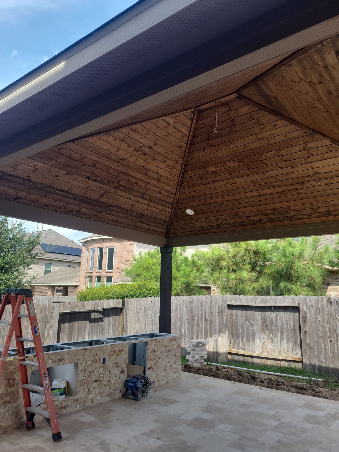 Covered Patio and Summer Kitchen in Spring,  TX by SophAlx LLC