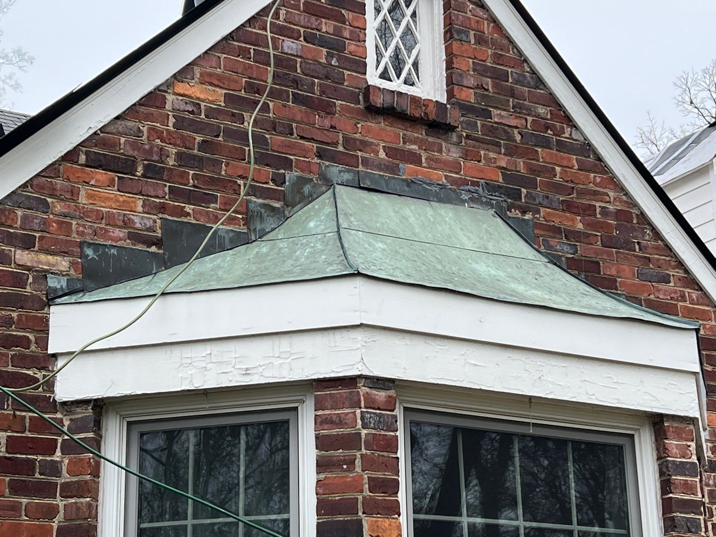 GAF Slateline Shingles with Copper Standing Seam and Flashings by Undersun Roofing 