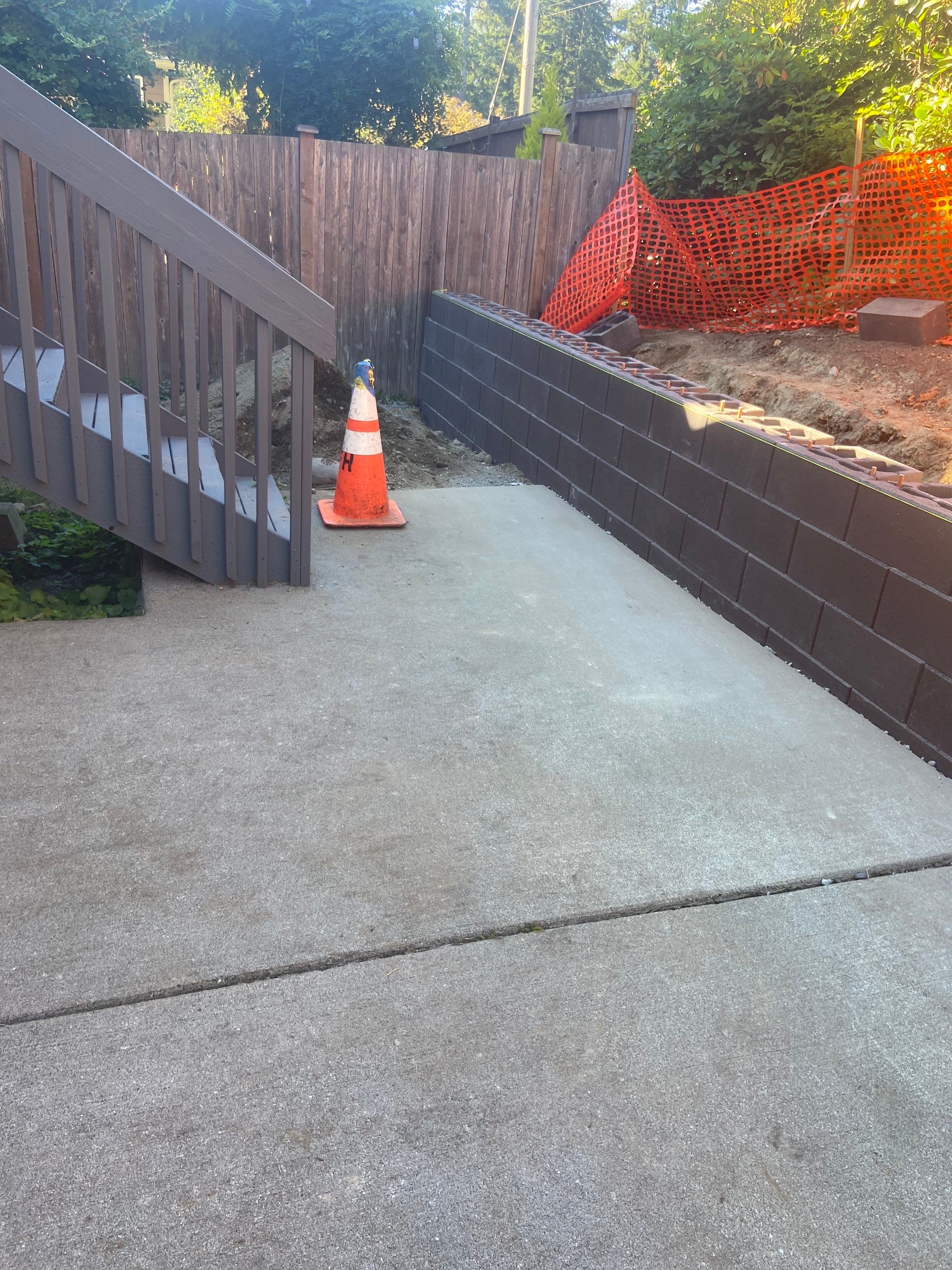 Jireh Outdoor Projects | Retaining Wall & Fence Build by Jireh Asphalt & Concrete Inc 