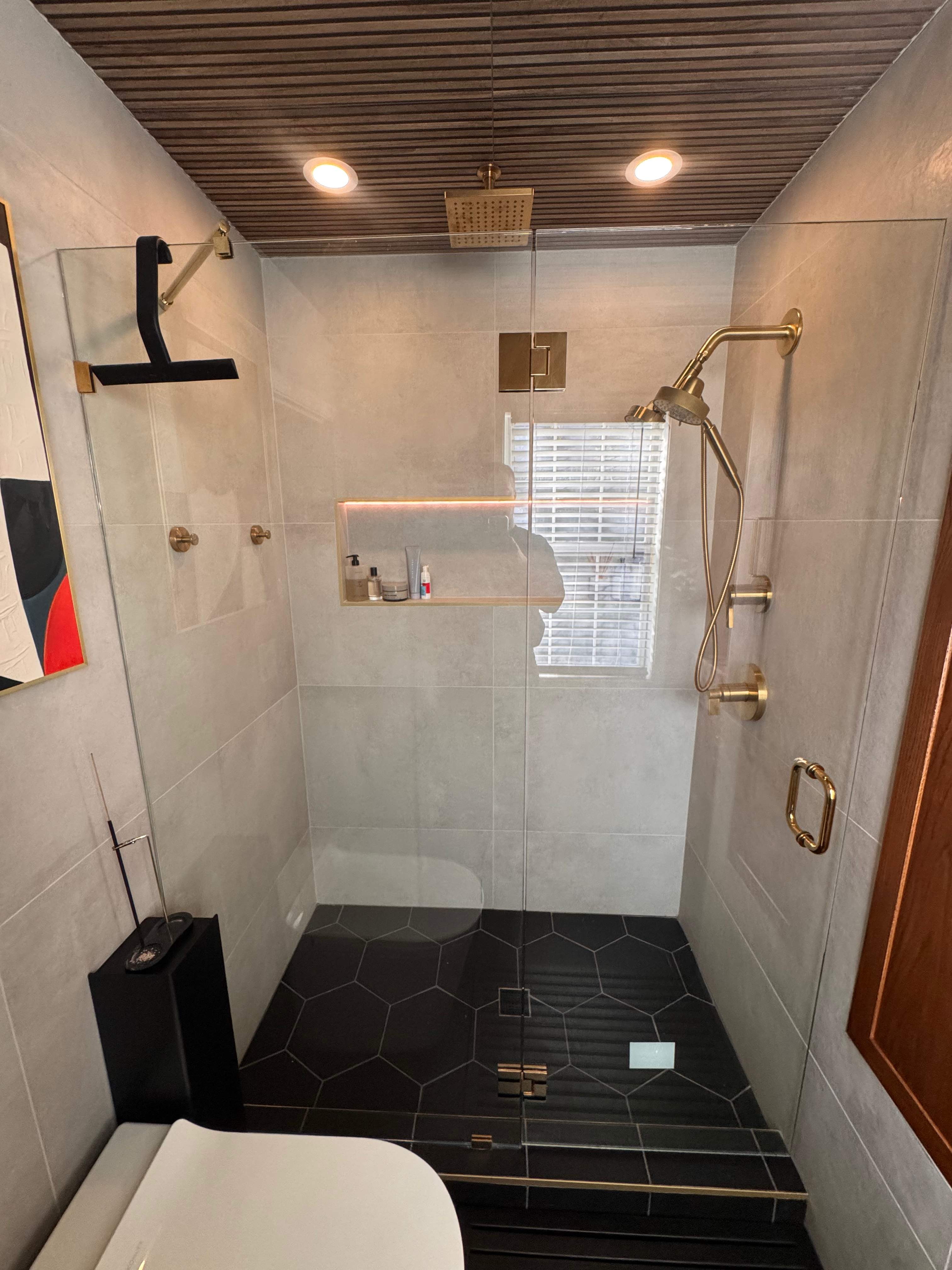 Master bathroom renovation by Prudencio