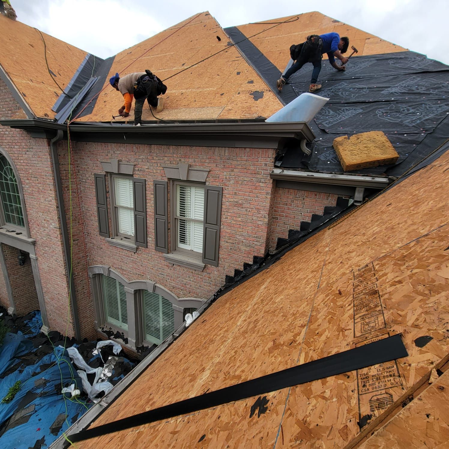 Top-Quality Williamsburg Gray Owens Corning Roof Installation in Roswell, Georgia by NBS Roofing by NBS Roofing, Inc.