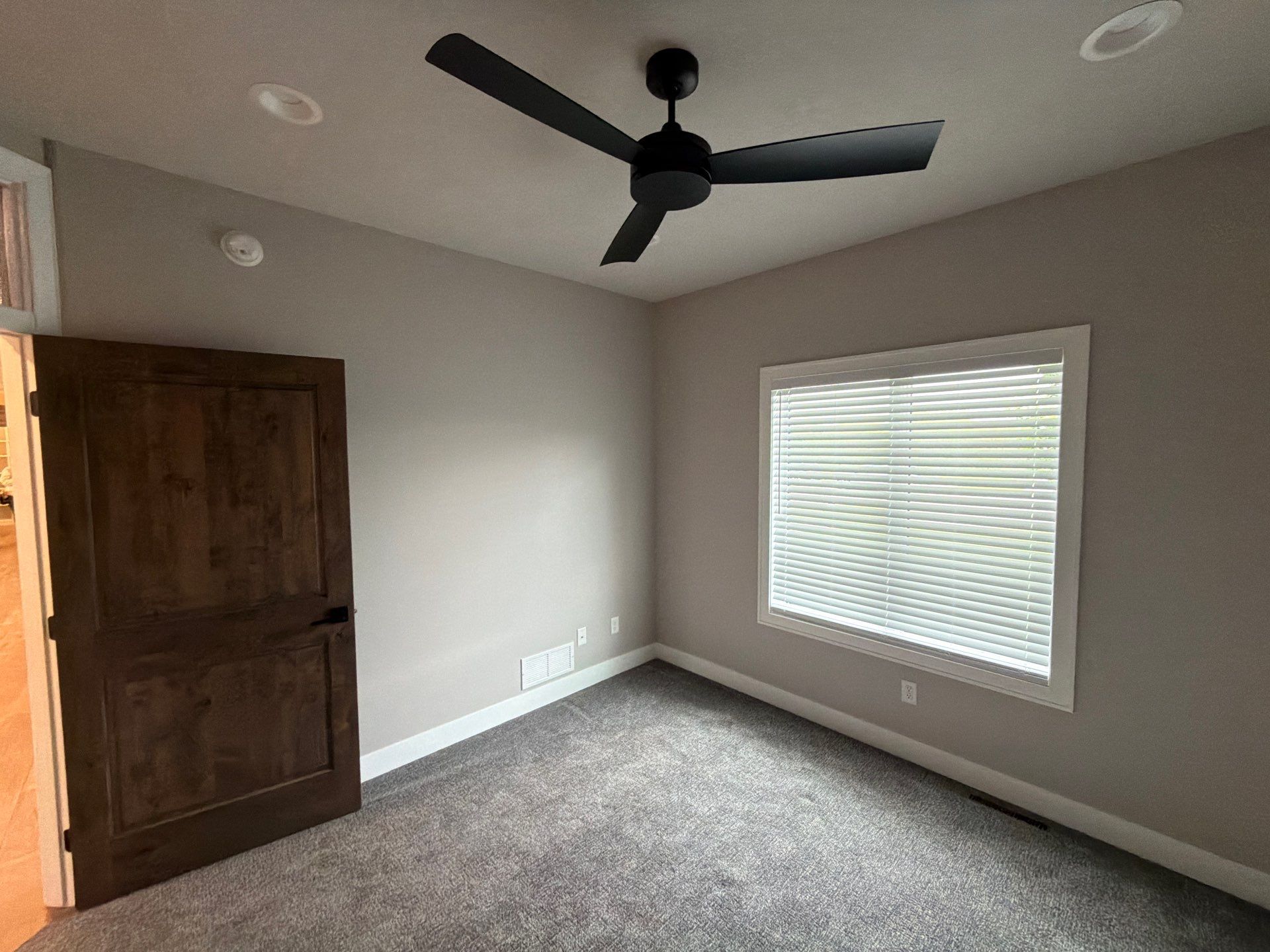 Sioux Falls Interior Finishing by Select Painting, Coatings & Garage Cabinets