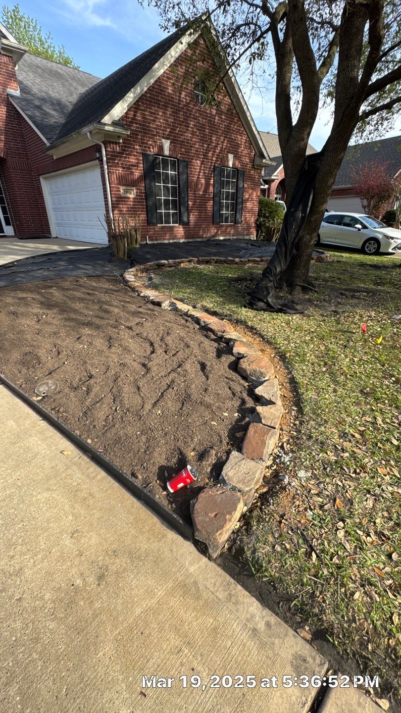 🌿 Mr. Kling – Front Yard Flower Bed Refresh & Backyard Walk Path by Texas Urban Elements