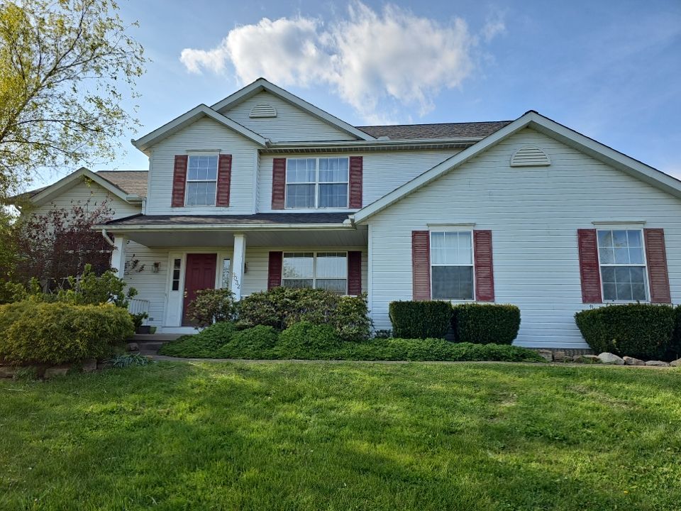 ATLAS PINNACLE COLOR: BLACK SHADOW DRIP EDGE: WHITE by Eagle Eye Roofing