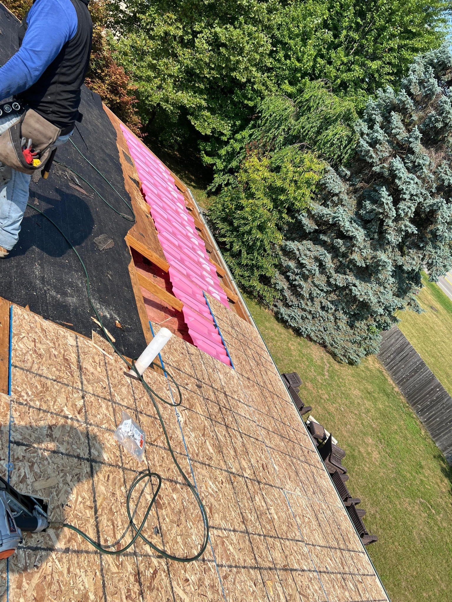 Roof Replacement using Owens Corning Brownwood by 180 Contractors