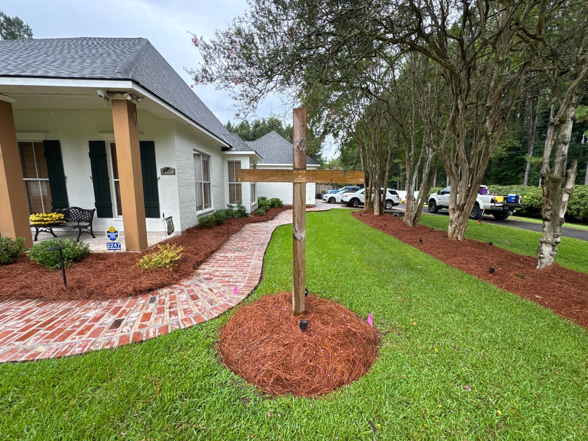 LANDSCAPE LIGHTING & LANDSCAPE CLEAN UP by CutScape, LLC.