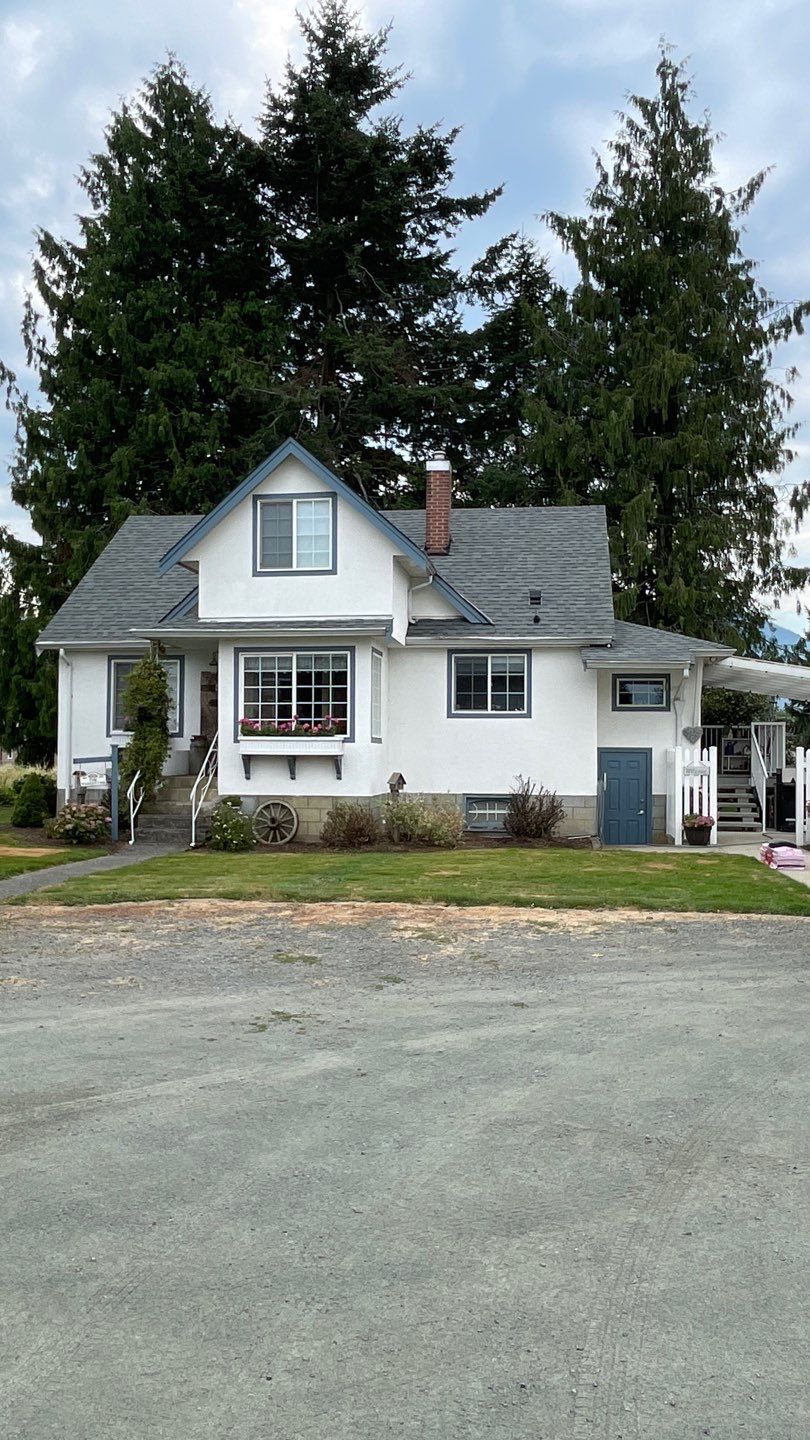 Residential Roofing Installation using OC Oakridge shingles by Top Notch Roofing Inc