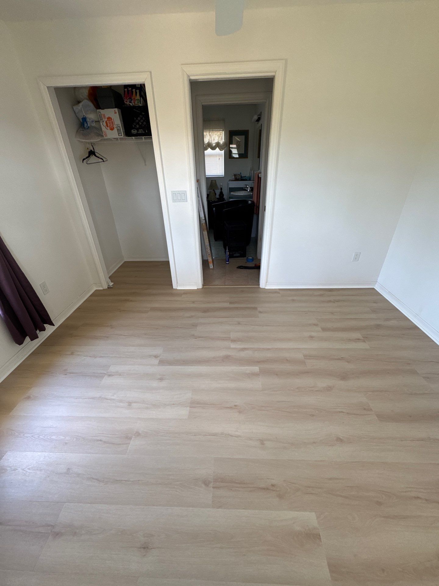 LVP - Vesinet Oak by Vrmmm Flooring
