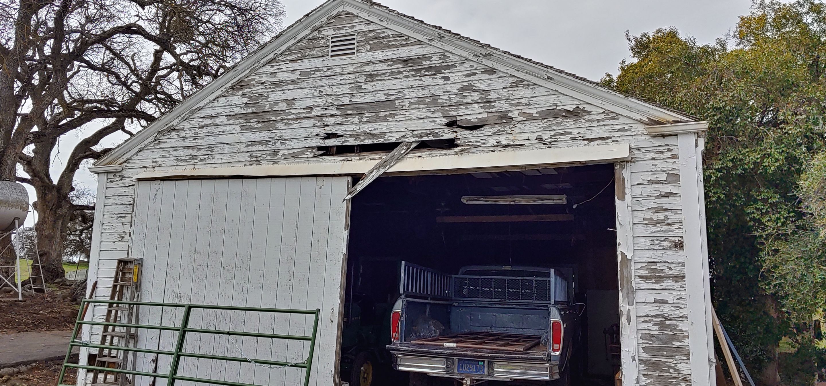 Residential Roofing Installation using Standing seam metal roofing system by Straight Edge Roofing Inc