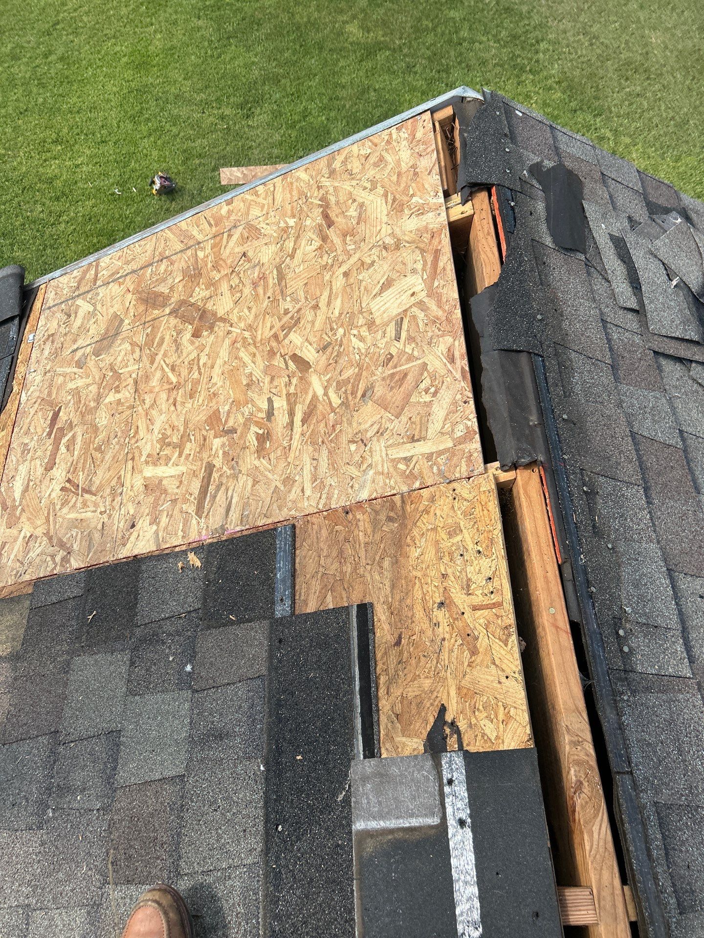 Hail Damage using Owen's Corning Duration (Lifetime) Shingles by Roof Repair Company