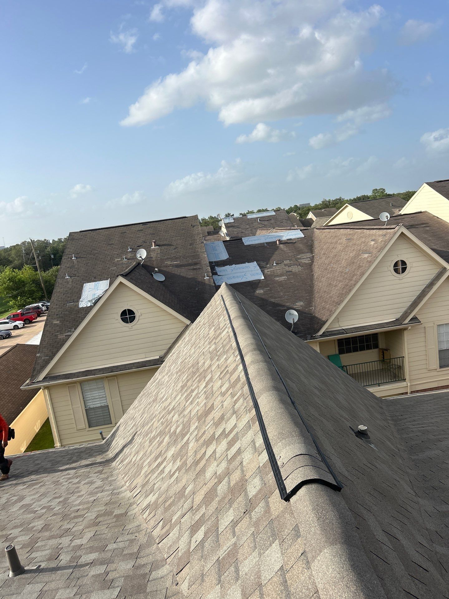 Residential Roofing Installation using Owen's Corning Duration (Lifetime) Shingles by Roof Repair Company