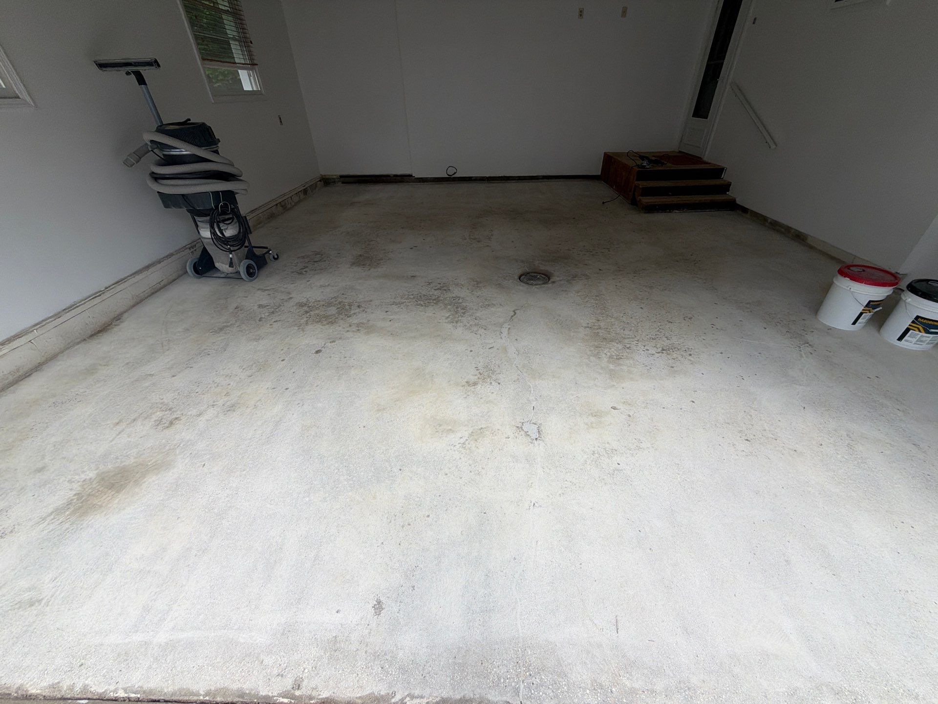 Multi-Colored Epoxy Flake Garage Floor Installation in Fruitport by Gordon Painting