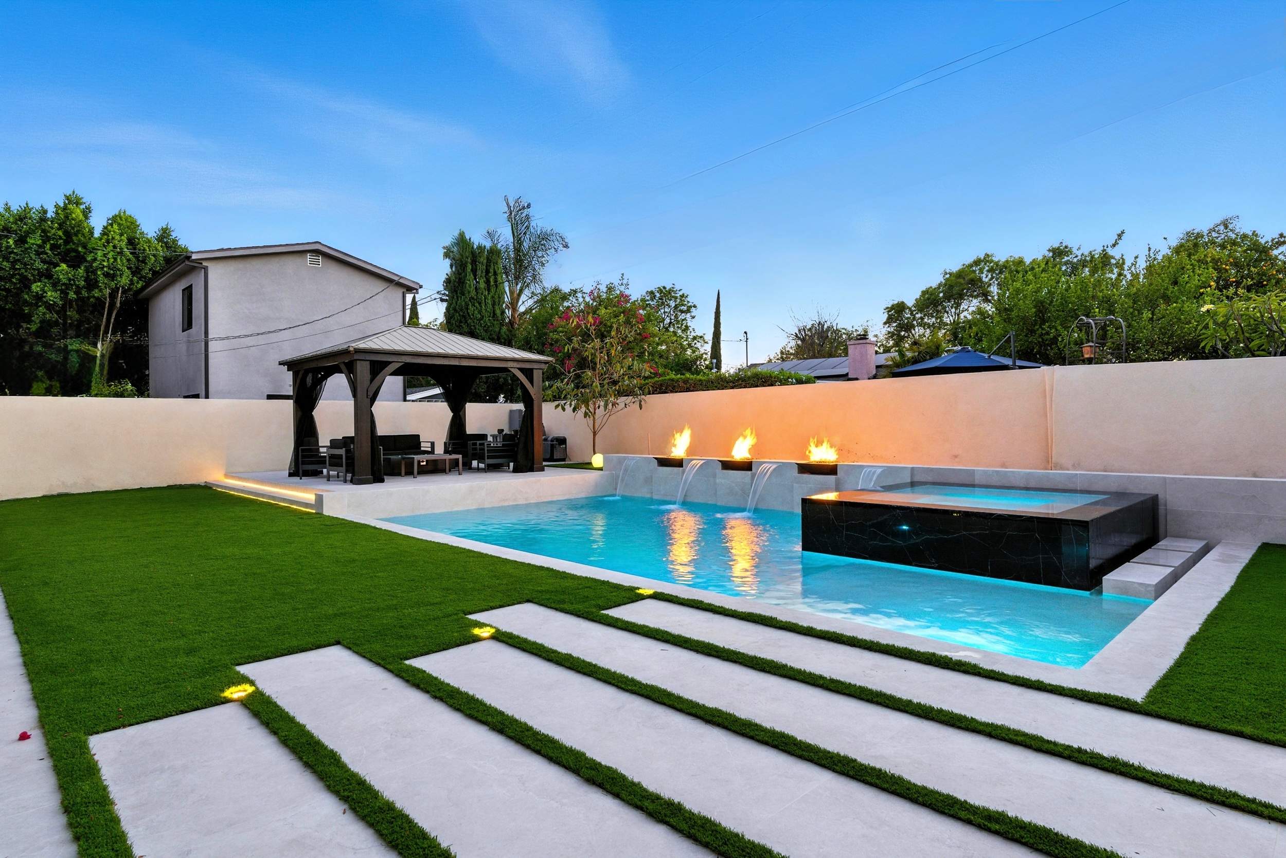Paso Robles Pool & Spa, & Backyard by Lax Home Inc 