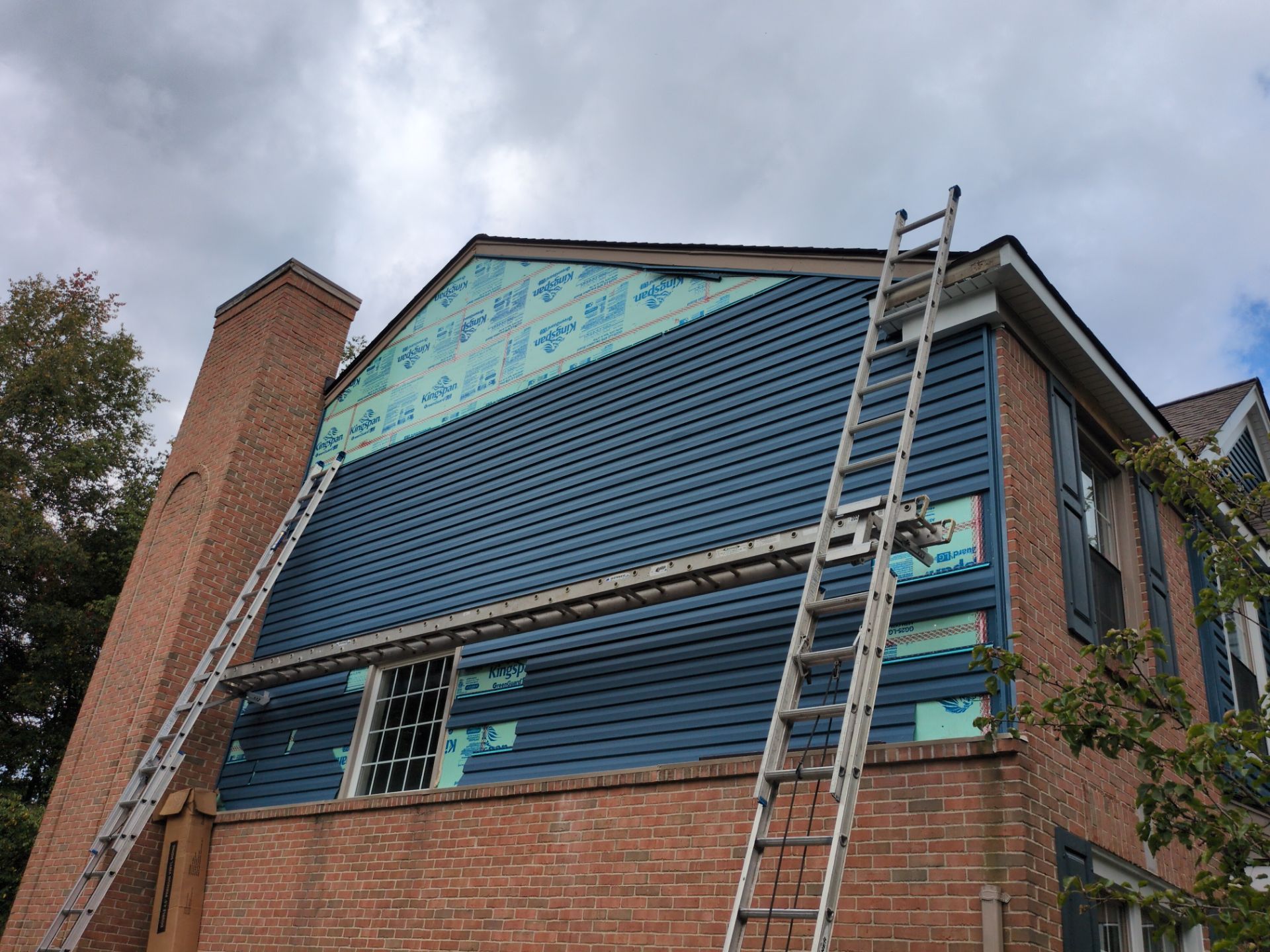 Siding Replacement using Alside Charter Oak D4.5" by 180 Contractors