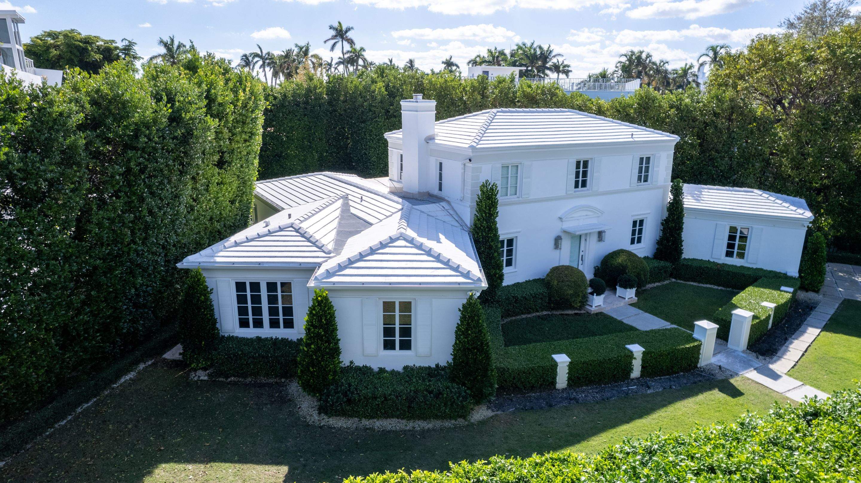 Crown - Windsor Slate - Polar White by Istueta Roofing