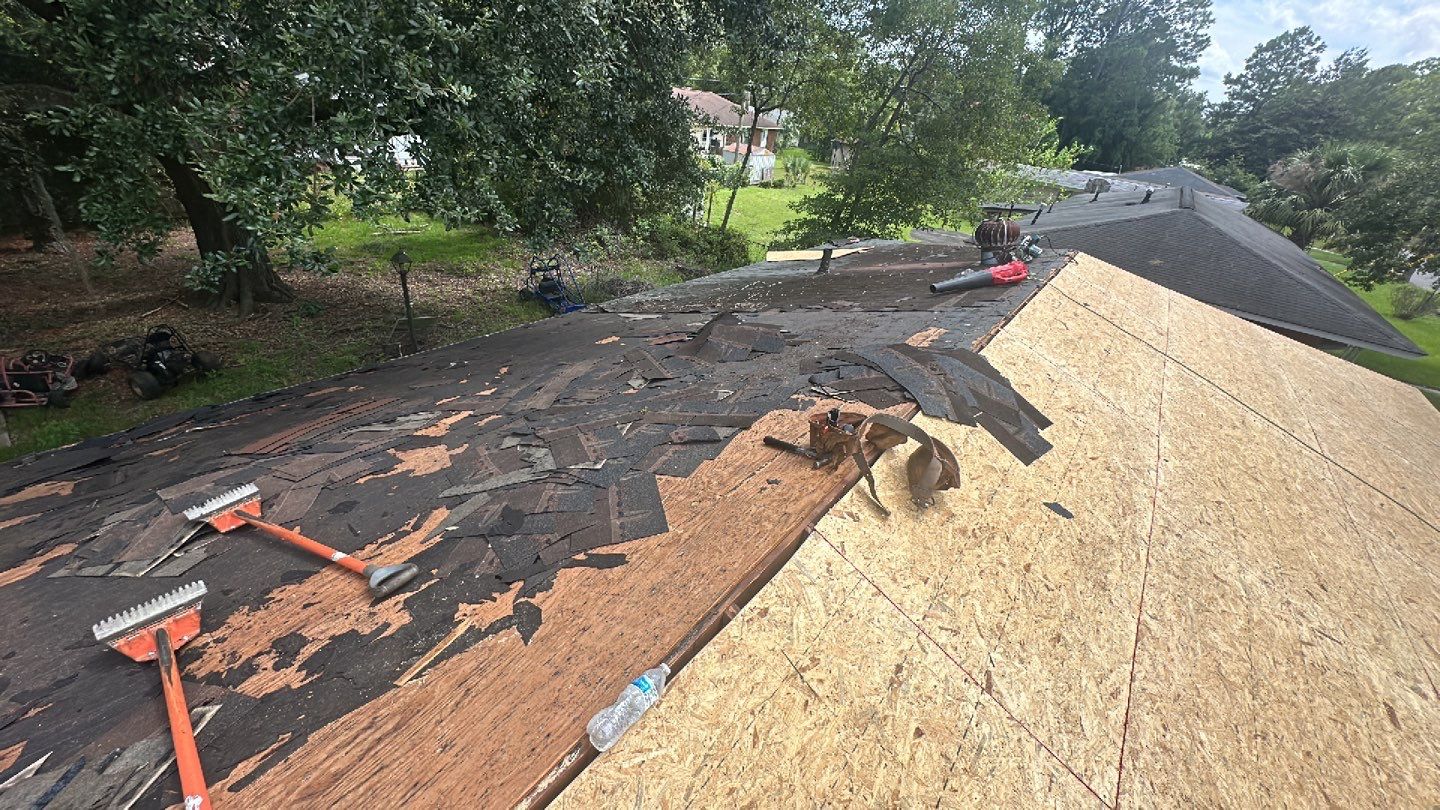 Residential Roofing Installation using Owens Corning Oakridge Estate Grey by Talya Roofing