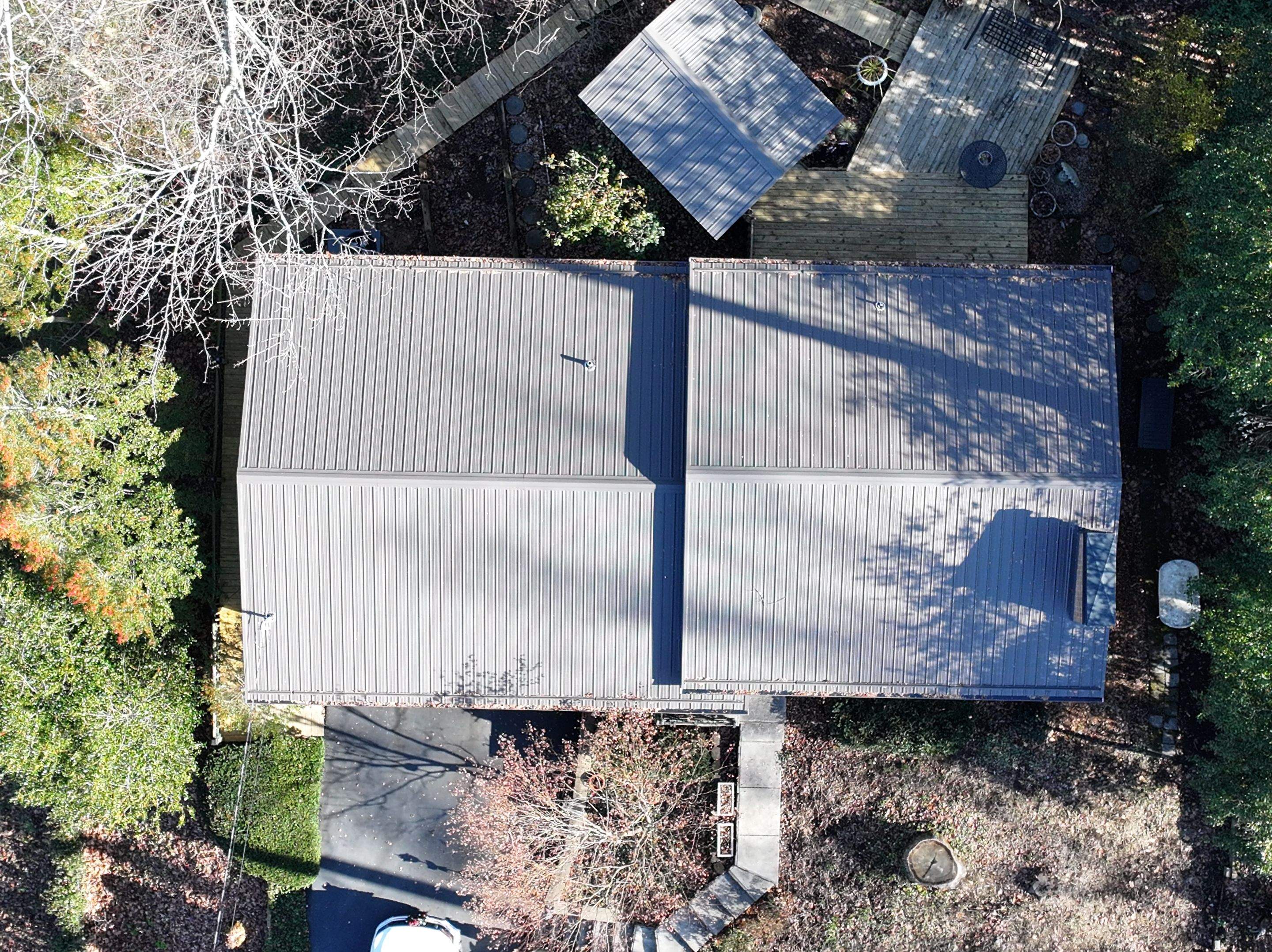 Long Residence by Omnia Roofing