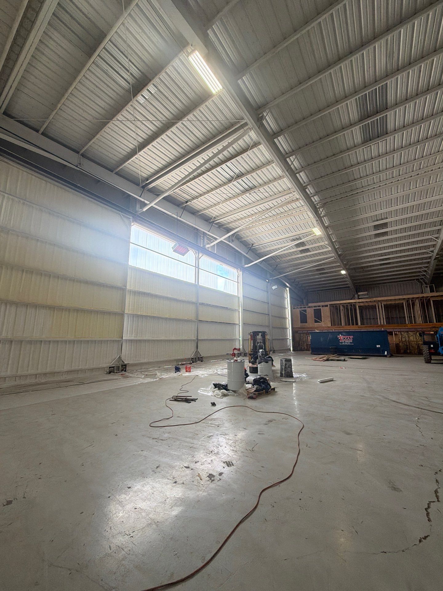 20,000 SF Airplane Hangar  by Apex Insulation Solutions