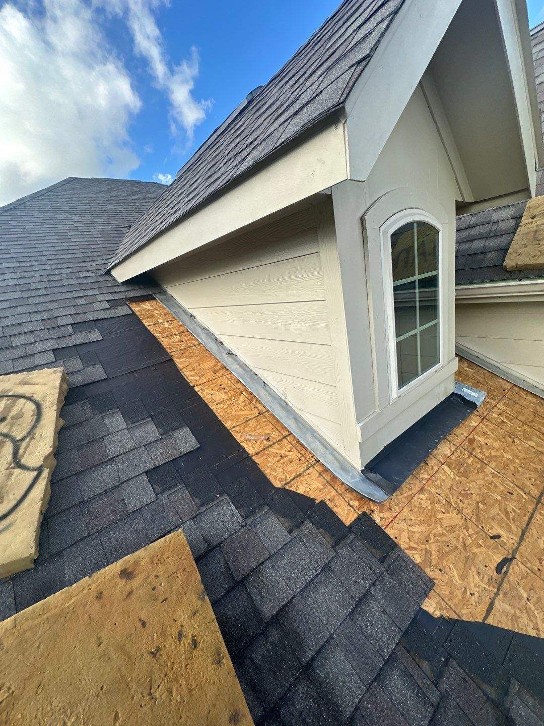 Residential Roofing Repair using Owen's Corning Duration (Lifetime) Shingles by Roof Repair Company