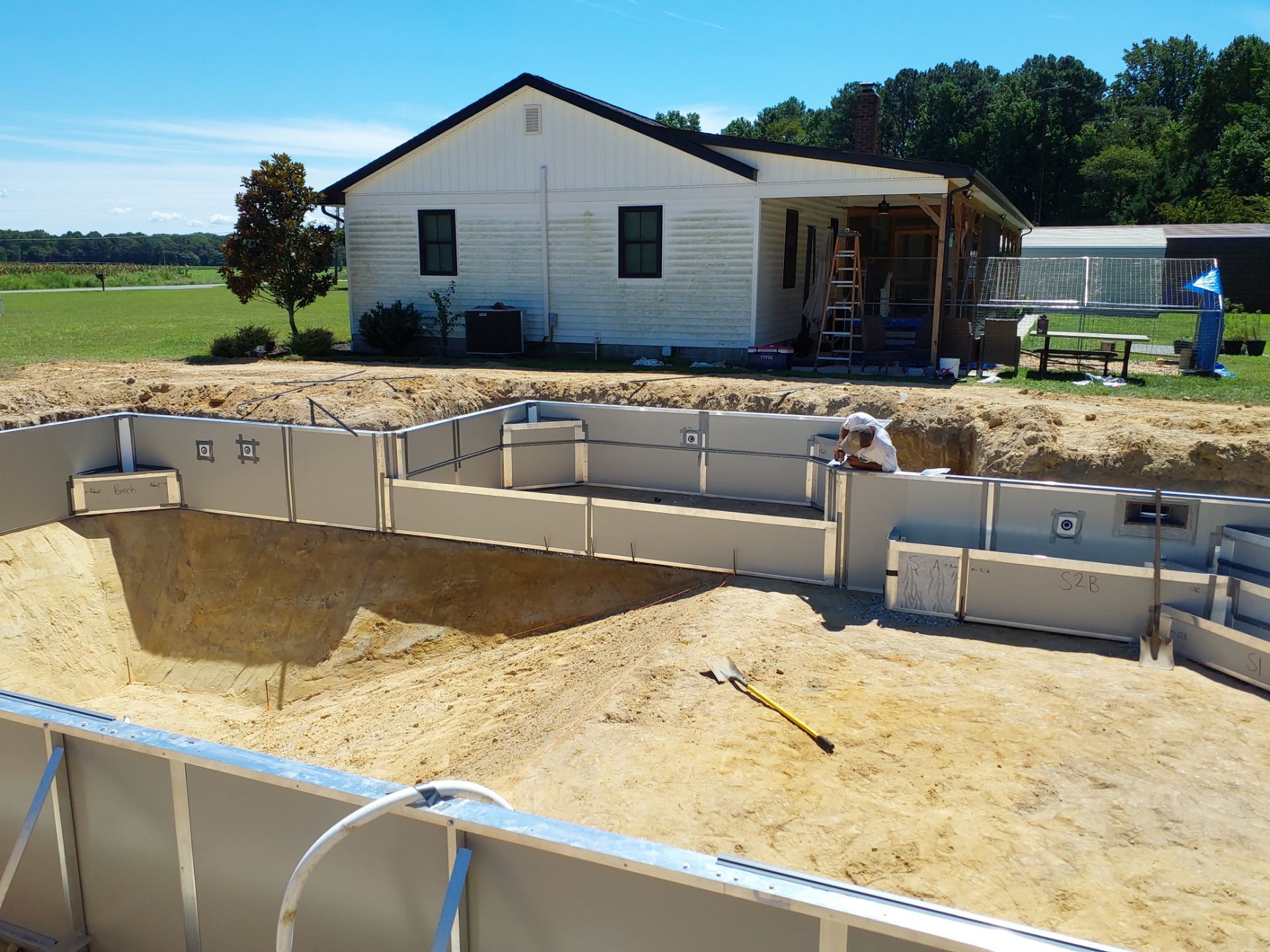 Vinyl Liner Pool by Pools & Spas Unlimited of Milford 