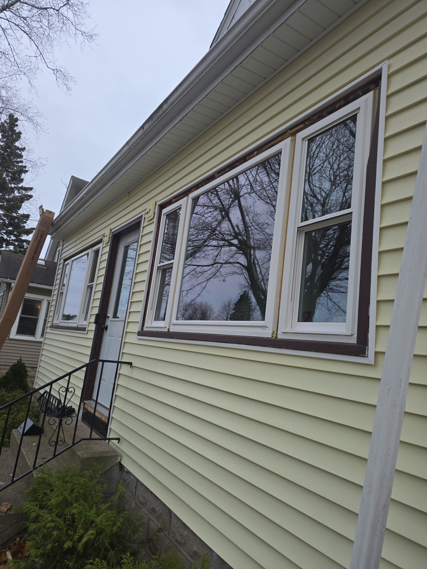 Sunshine siding install !  by Gellings Roofing & Siding