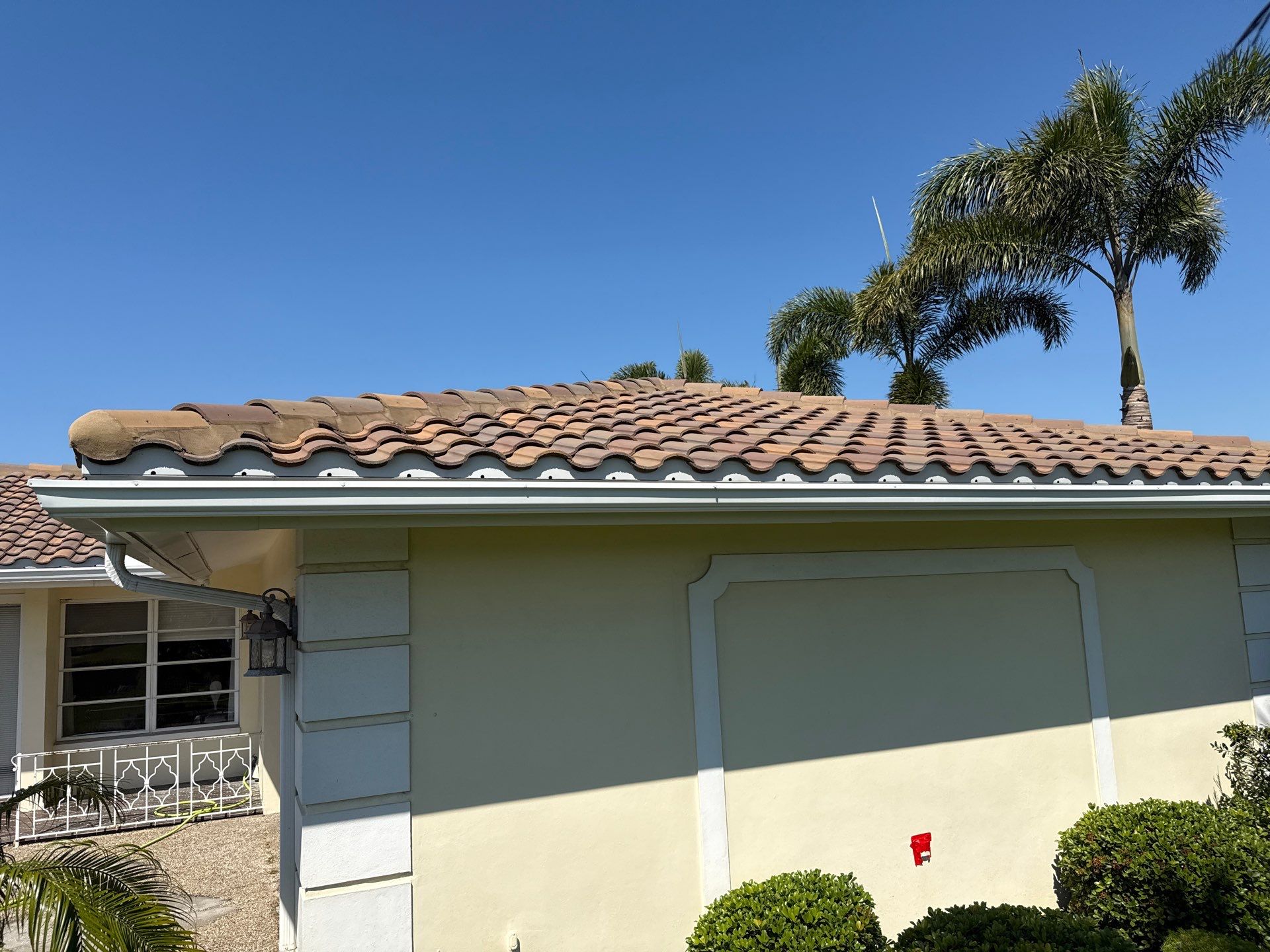 Concrete Tile Roof Cleaning in Village Green – Bradenton, FL | No Walking on Tiles! by Sunshine AquaWash