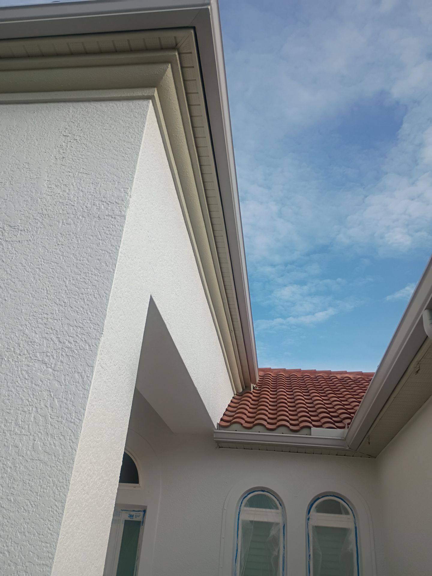 7 inch seamless gutters using Seamless Aluminum Gutters in Fort Myers, FL by Gutter Professors