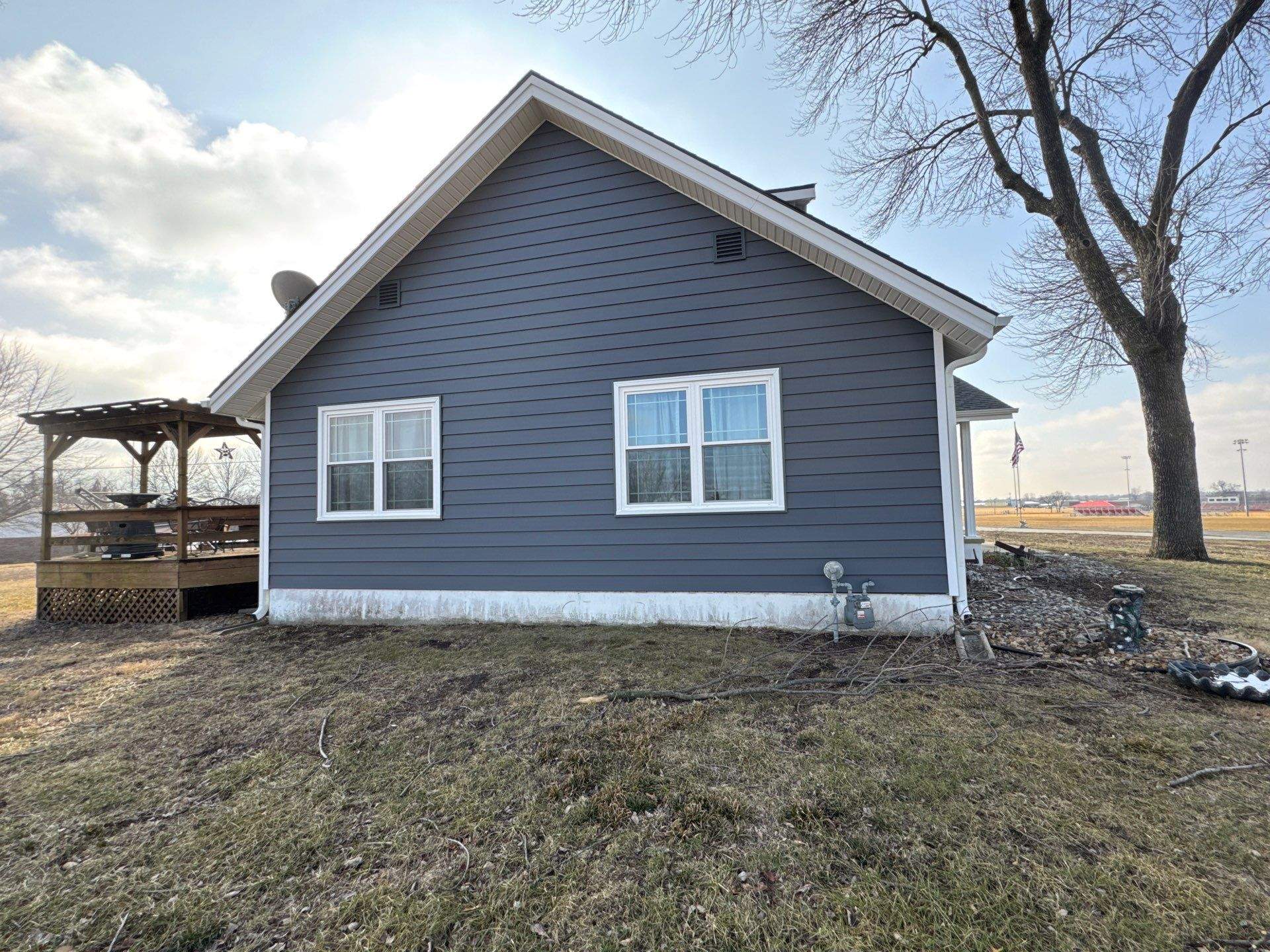 Siding Installation using Craneboard D7 by EEC Windows, Siding & Roofing