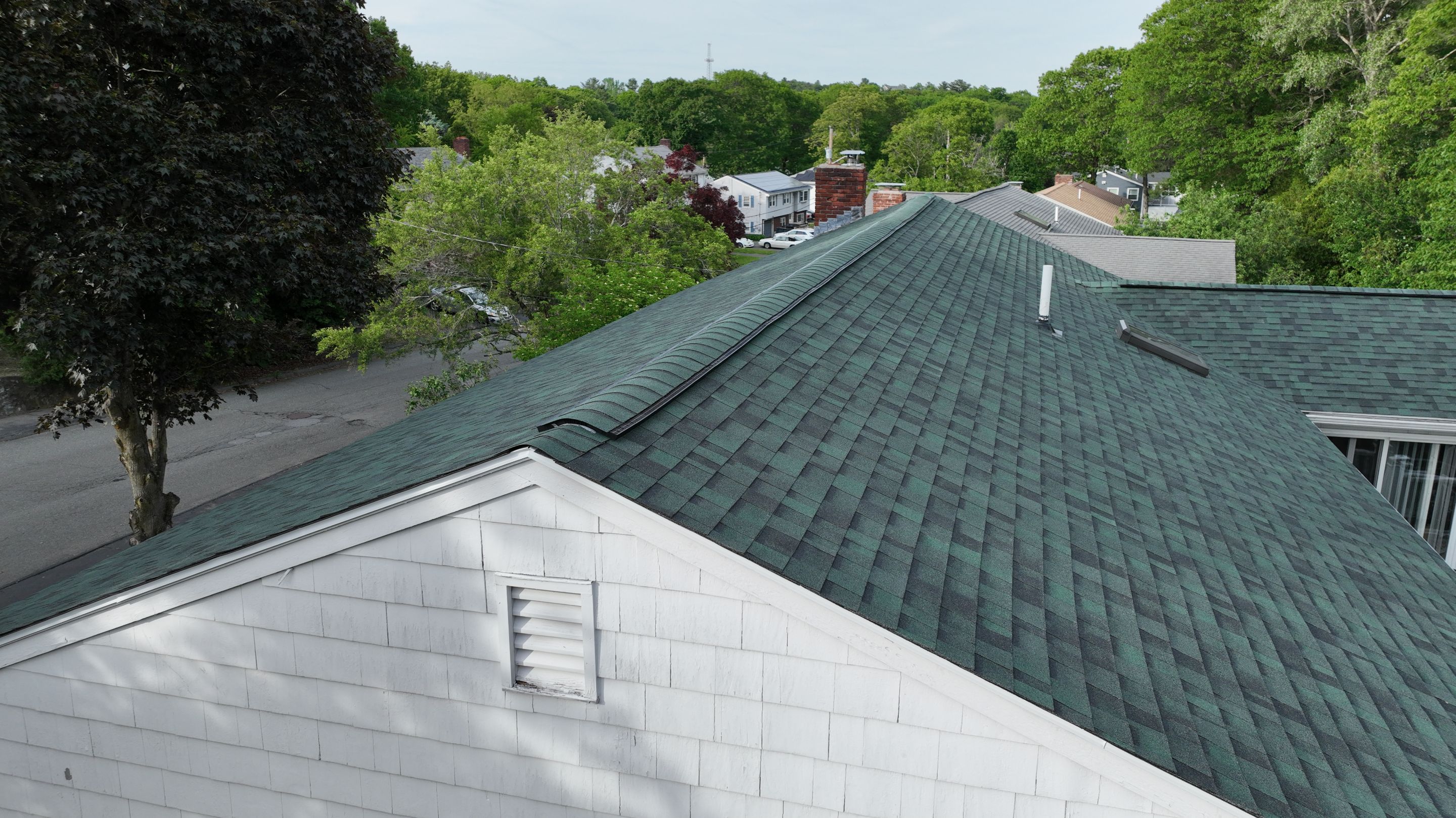 Full Roof Replacement in Saugus, MA – Owens Corning Duration, Chateau Green by JOHNNYS PRO