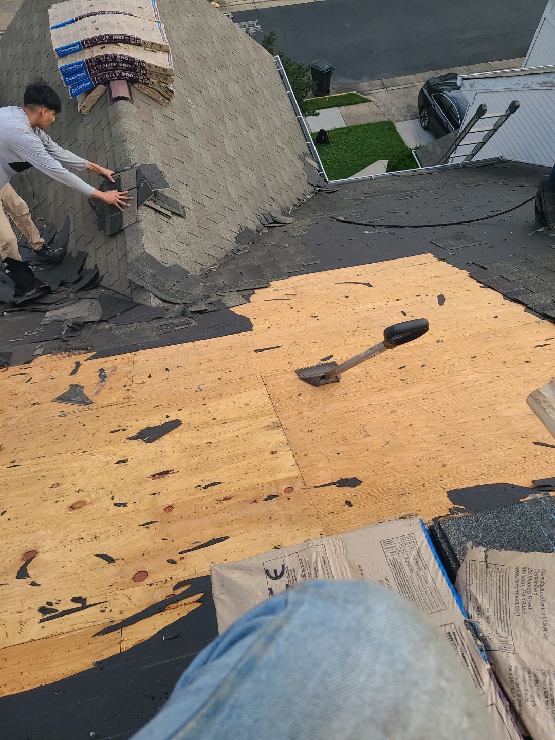 Fairfax: Roof Replacement with CertainTeed Landmark Pro Designer Shingles in Max Def Weathered Wood by RM Banning, Inc.