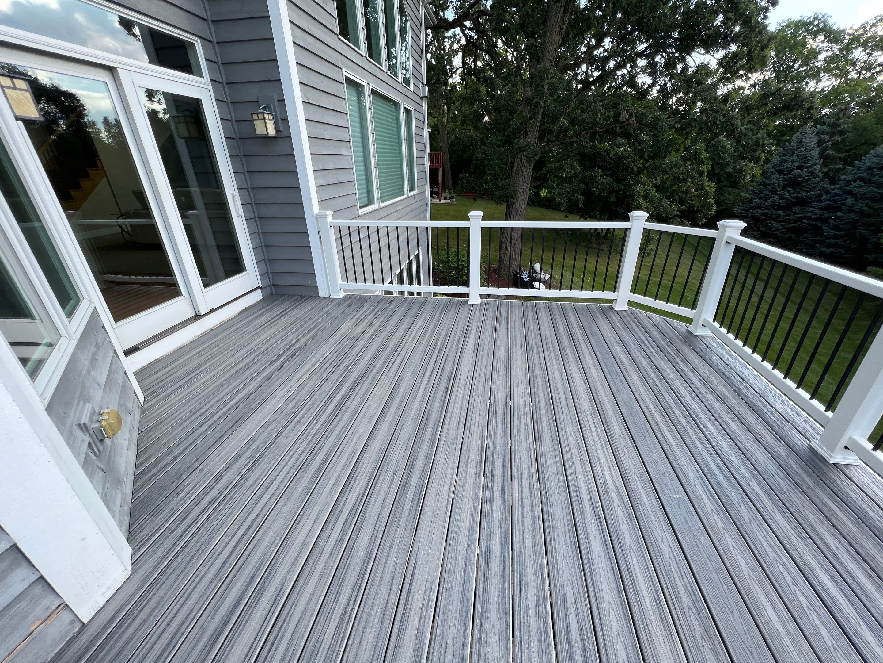 Deck by INQUSE GENERAL CONTRACTOR