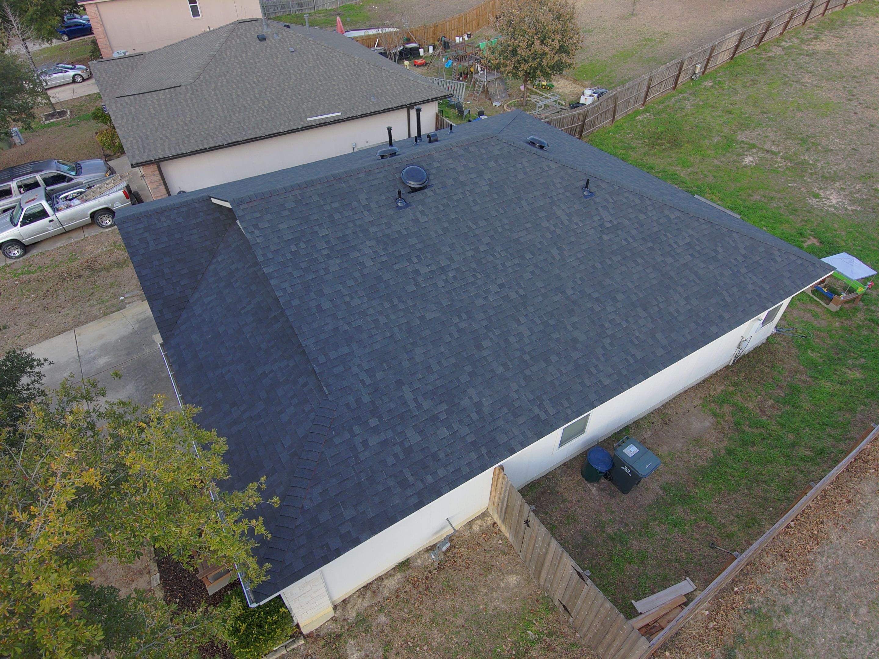 Onyx Black - Owens Corning TruDefinition Duration by RoofsOnly.com