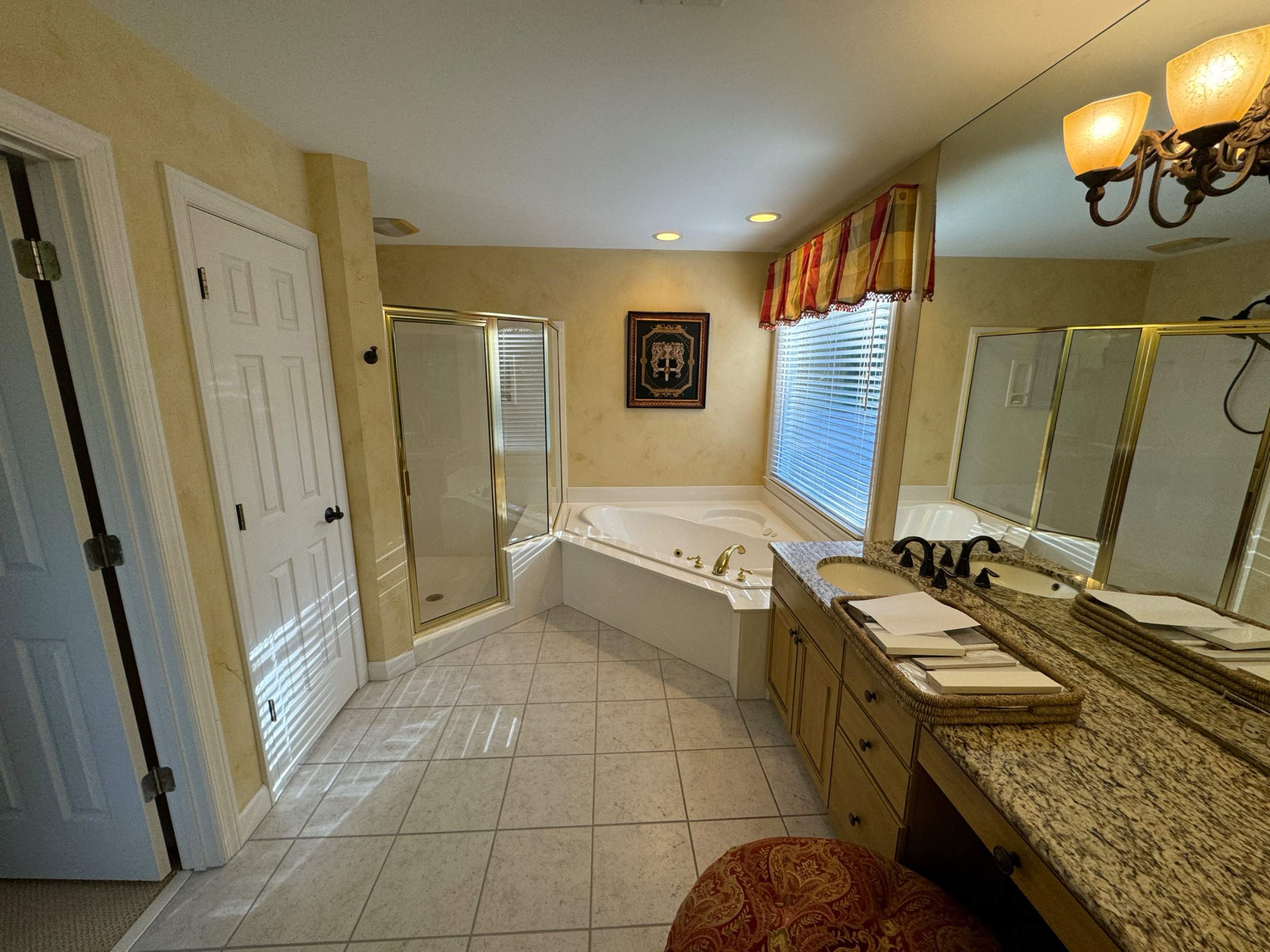 Master bathroom renovation by Prudencio