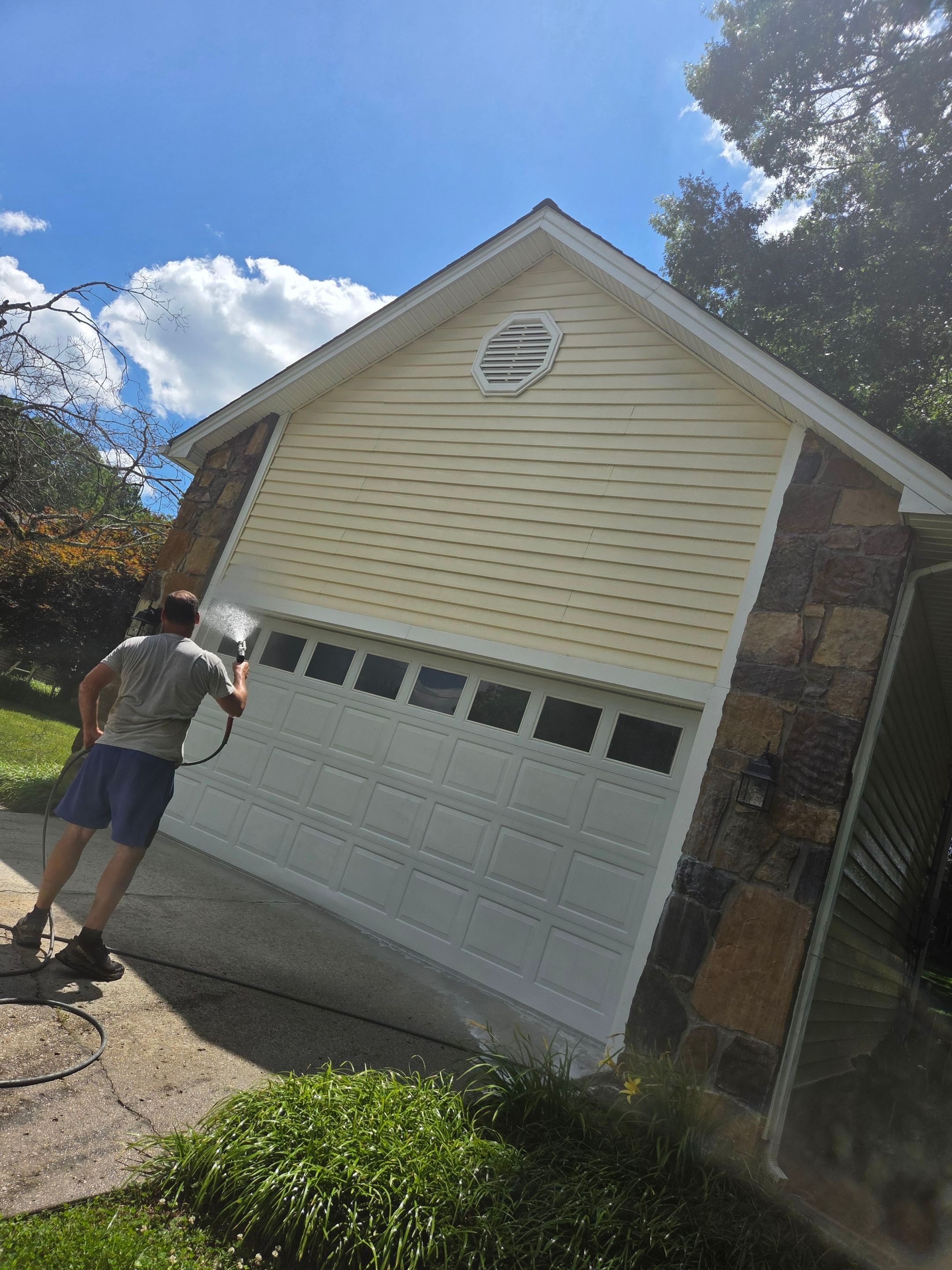 Comprehensive Gutter Cleaning and Pressure Washing Service in Crossville, TN by Affordable Pros