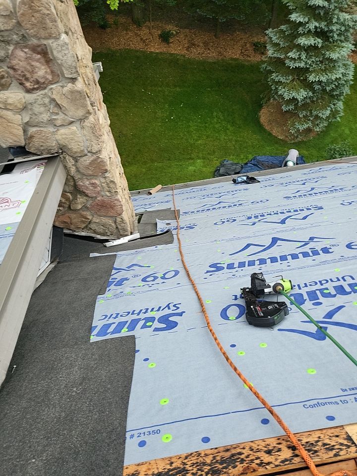 Owens Corning Color: Williamsburg Gray by Eagle Eye Roofing