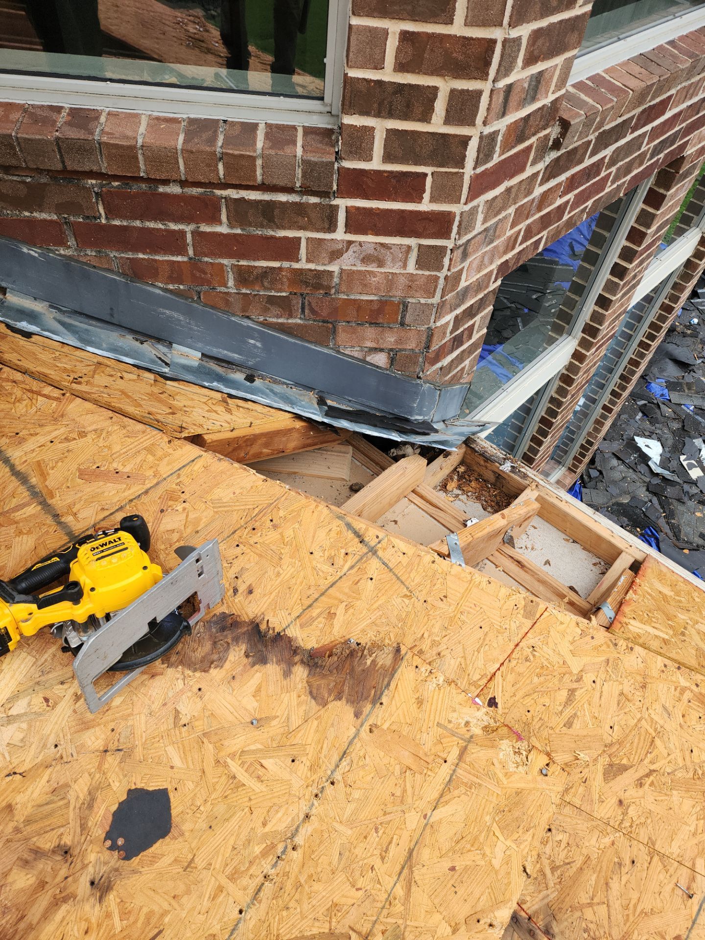 Residential Roofing Installation using Owen's Corning Duration (Lifetime) Shingles by Roof Repair Company