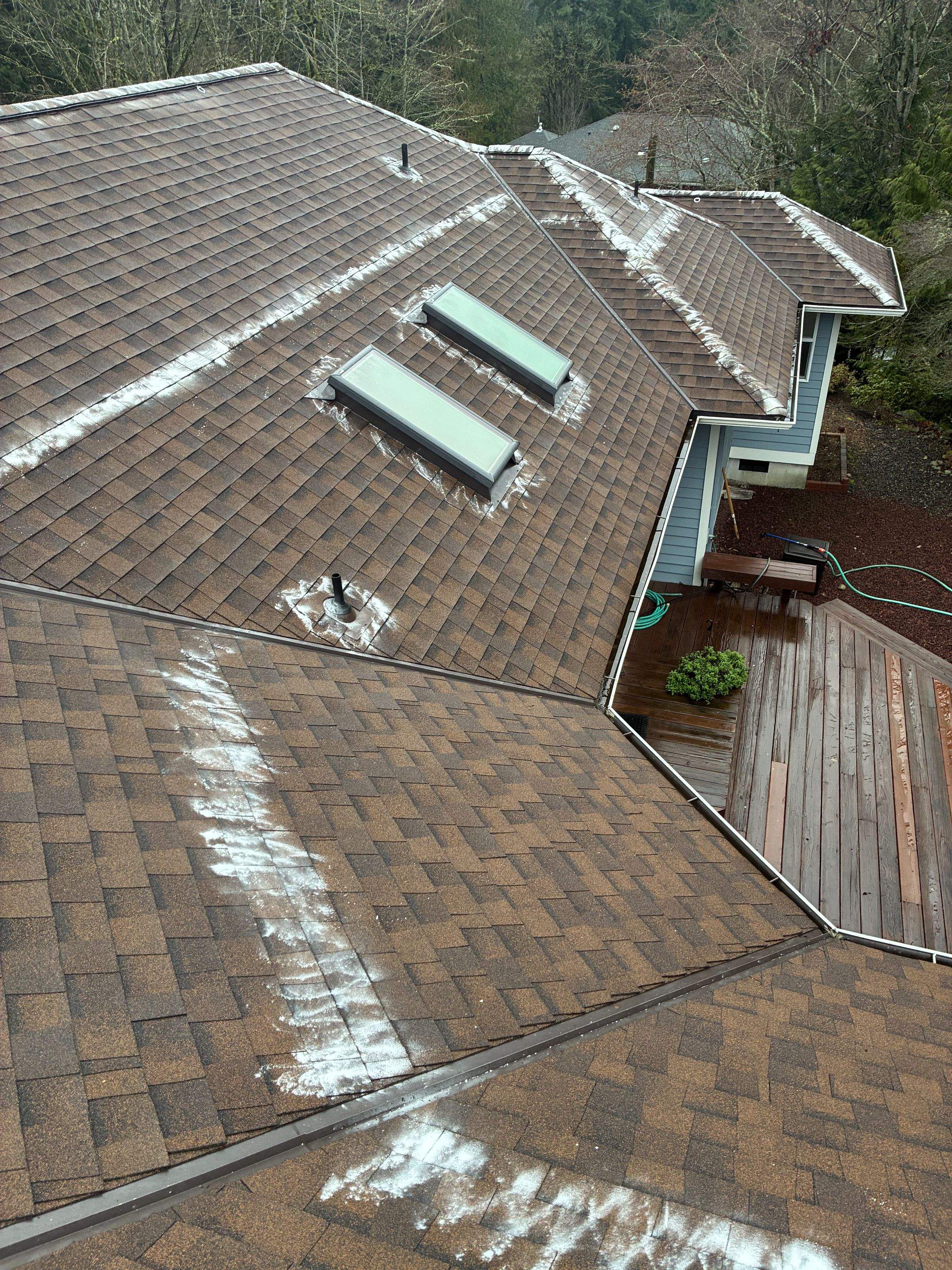 Residential Roof Cleaning in Bremerton, WA by Hanley Construction