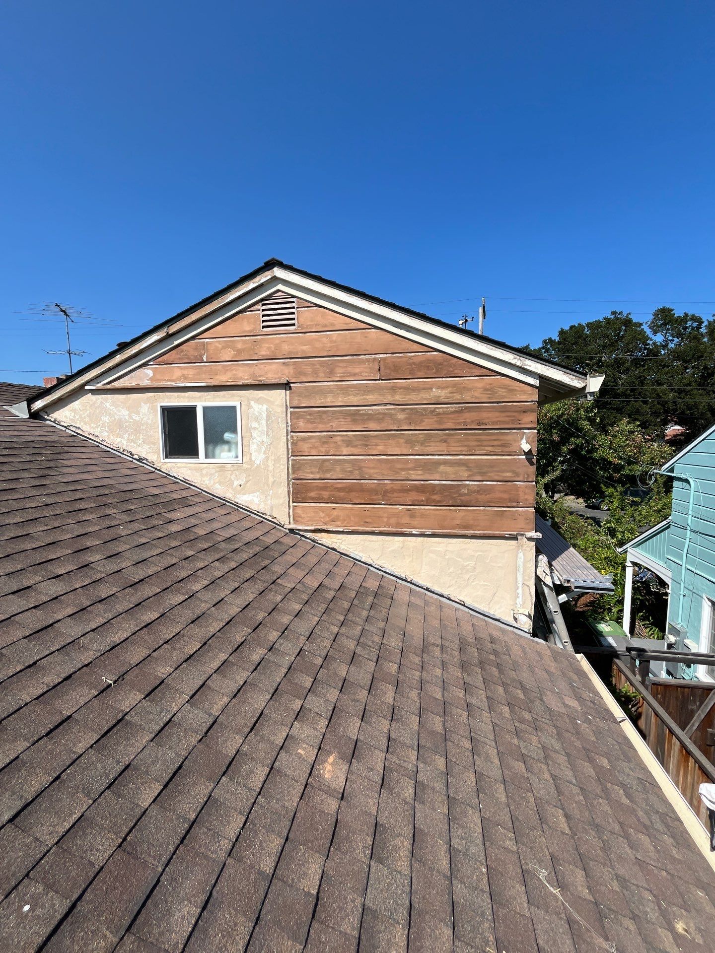 Project in Oakland by Herrera’s Bay Area Painting inc.