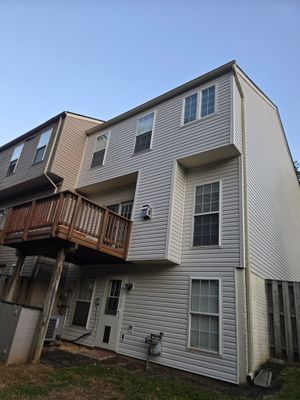 Woodbridge: Siding Replacement with Mastic Ovation Vinyl siding in Linen