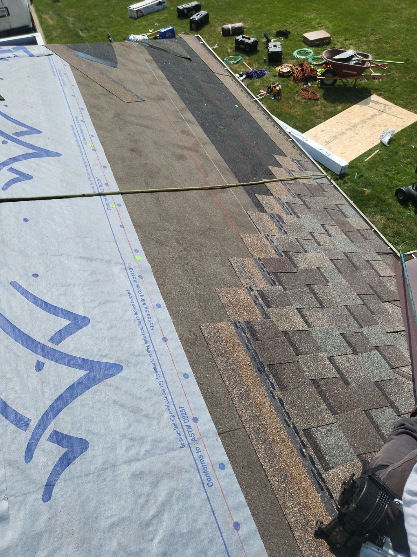 Atlas Pinnacle, Color, Majestic Shake, Drip Edge, Color, White by Eagle Eye Roofing